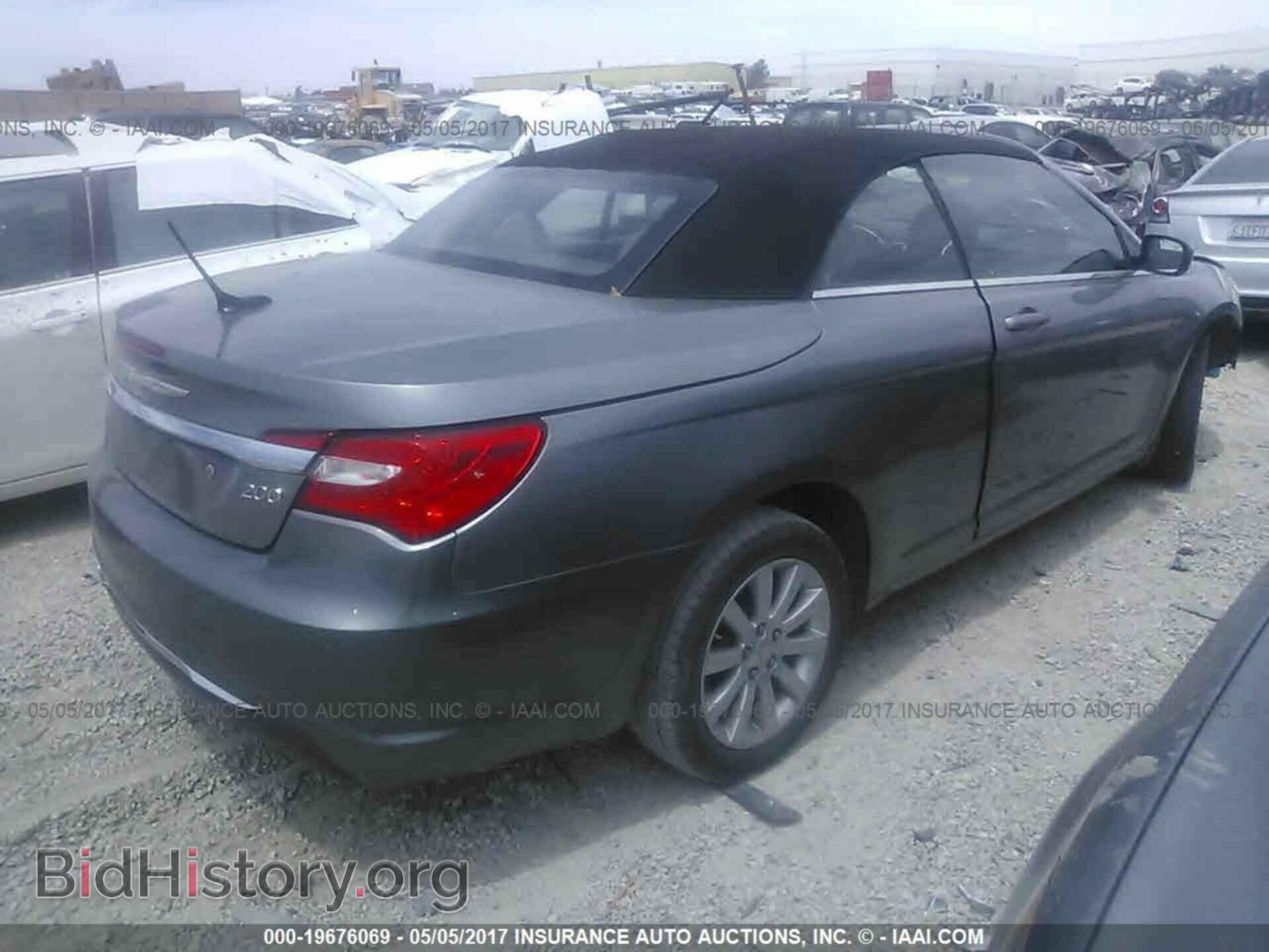 2012 Chrysler 200 - VIN: 1C3BCBEB3CN115919 - Photo 4