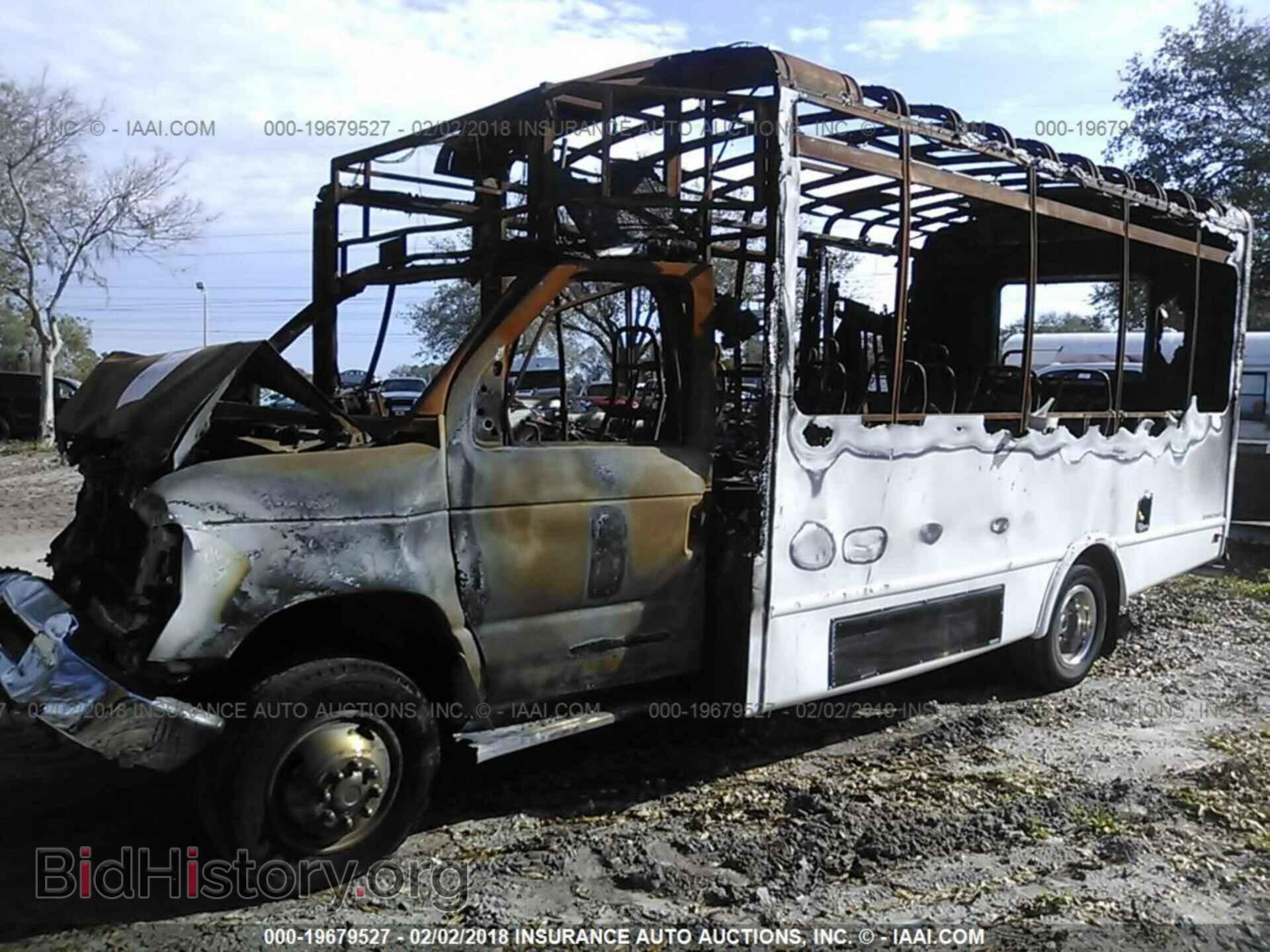 2015 Ford Econoline - VIN: 1FDEE3FL6FDA35150 - Photo 2