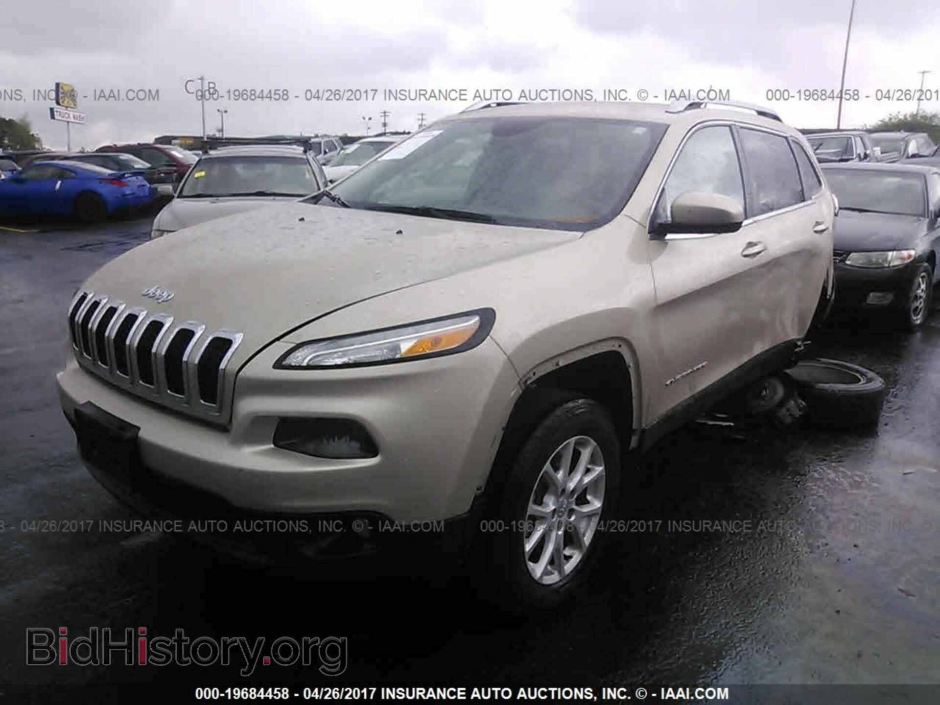 2014 Jeep Cherokee - VIN: 1C4PJMCS7EW191422 - Photo 2