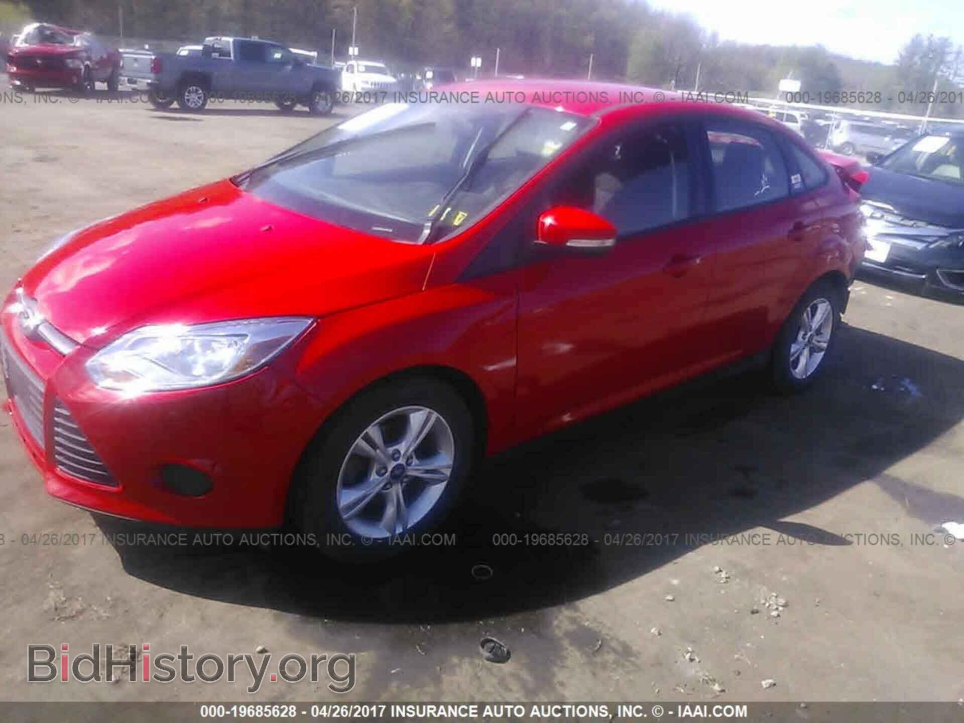 2013 Ford Focus - VIN: 1FADP3F28DL105693 - Photo 2