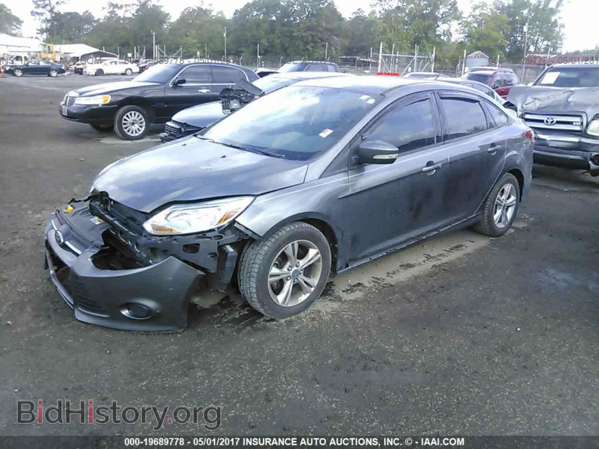 2013 Ford Focus - VIN: 1FADP3F29DL132000 - Photo 2