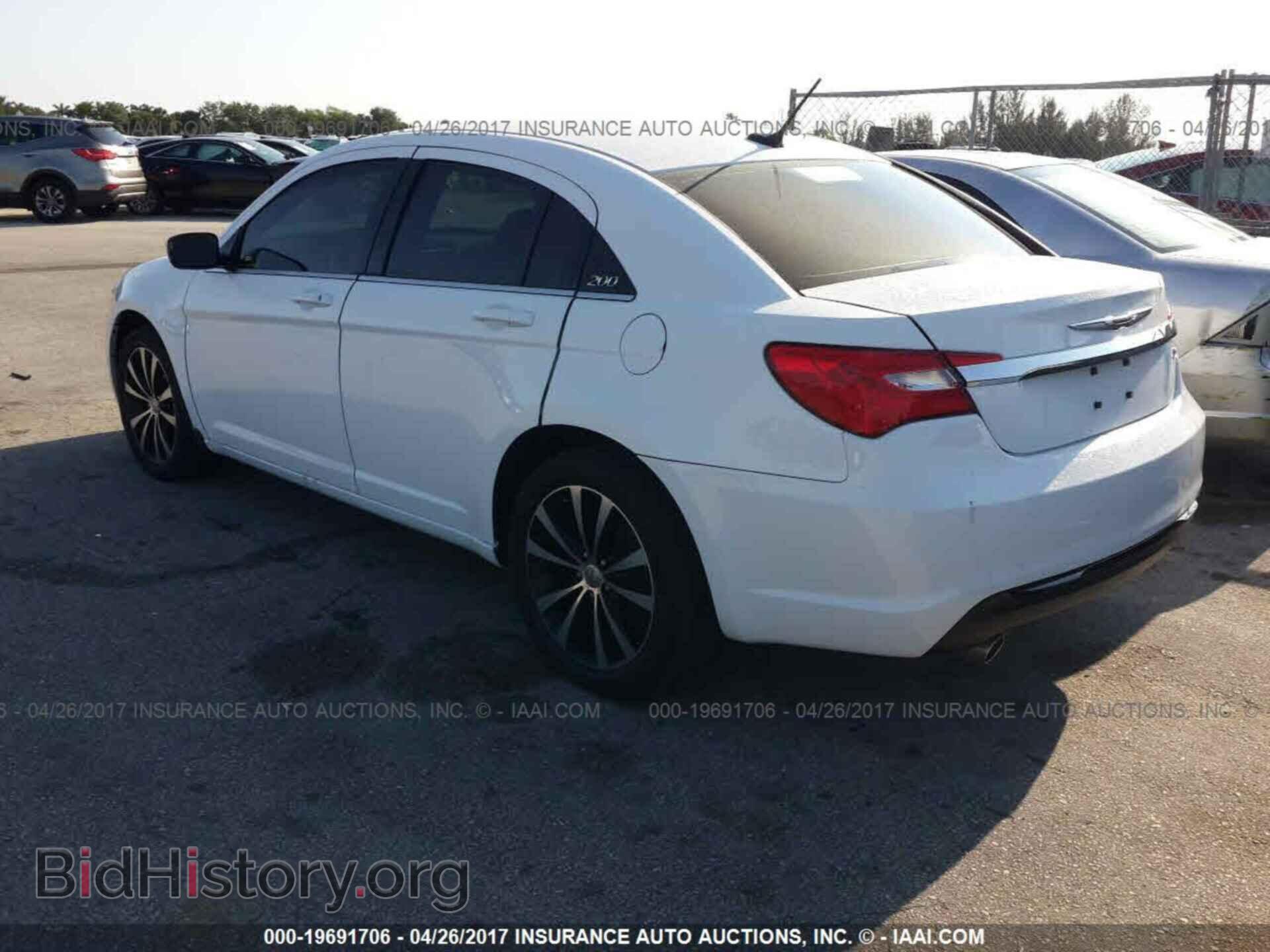 2013 Chrysler 200 - VIN: 1C3CCBCG0DN728861 - Photo 3