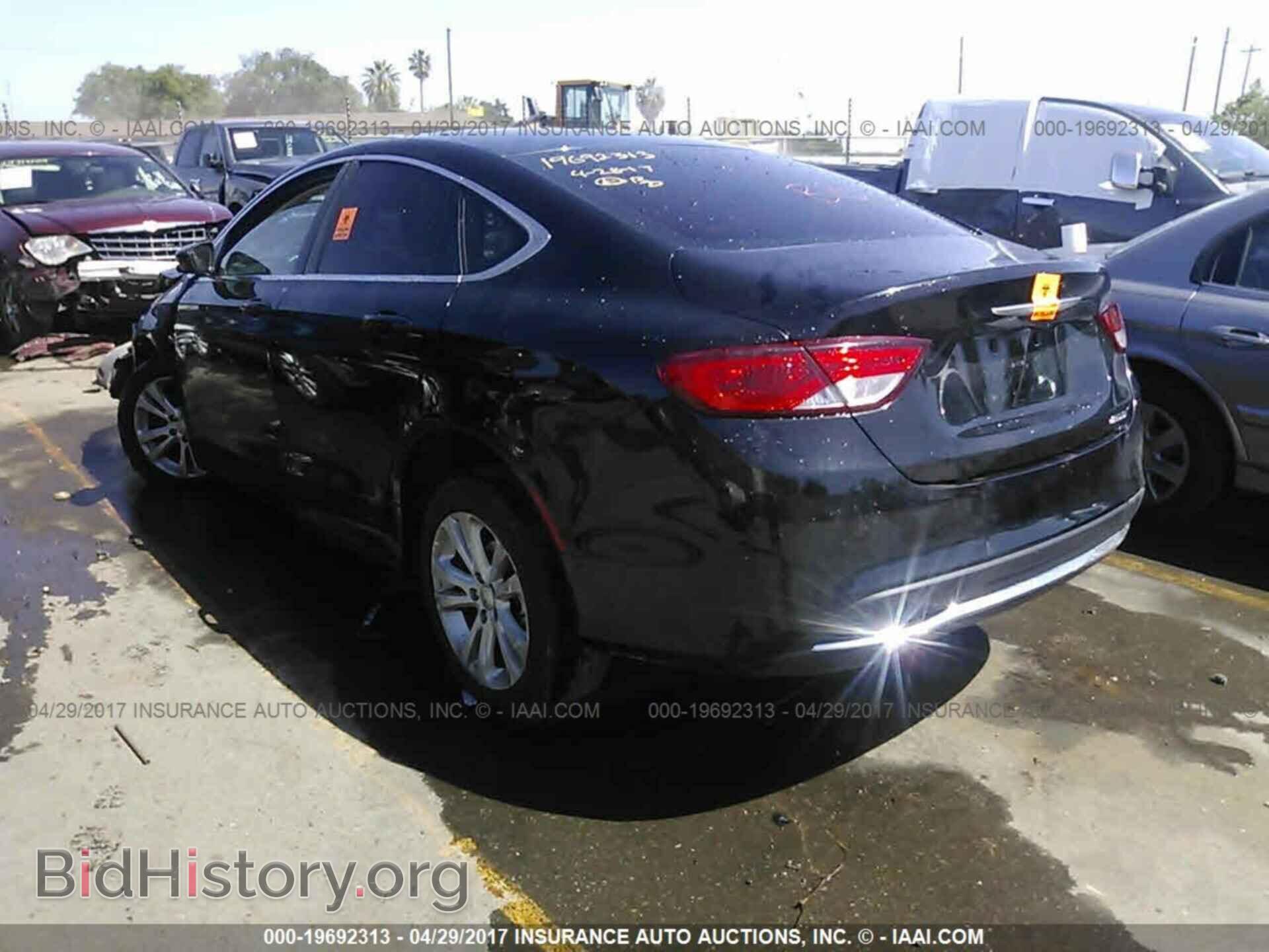 2015 Chrysler 200 - VIN: 1C3CCCAB7FN579509 - Photo 3