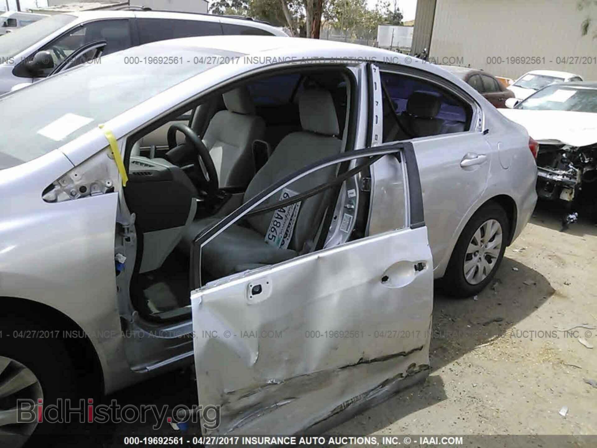 2012 Honda Civic - VIN: 19XFB2F56CE321765 - Photo 6