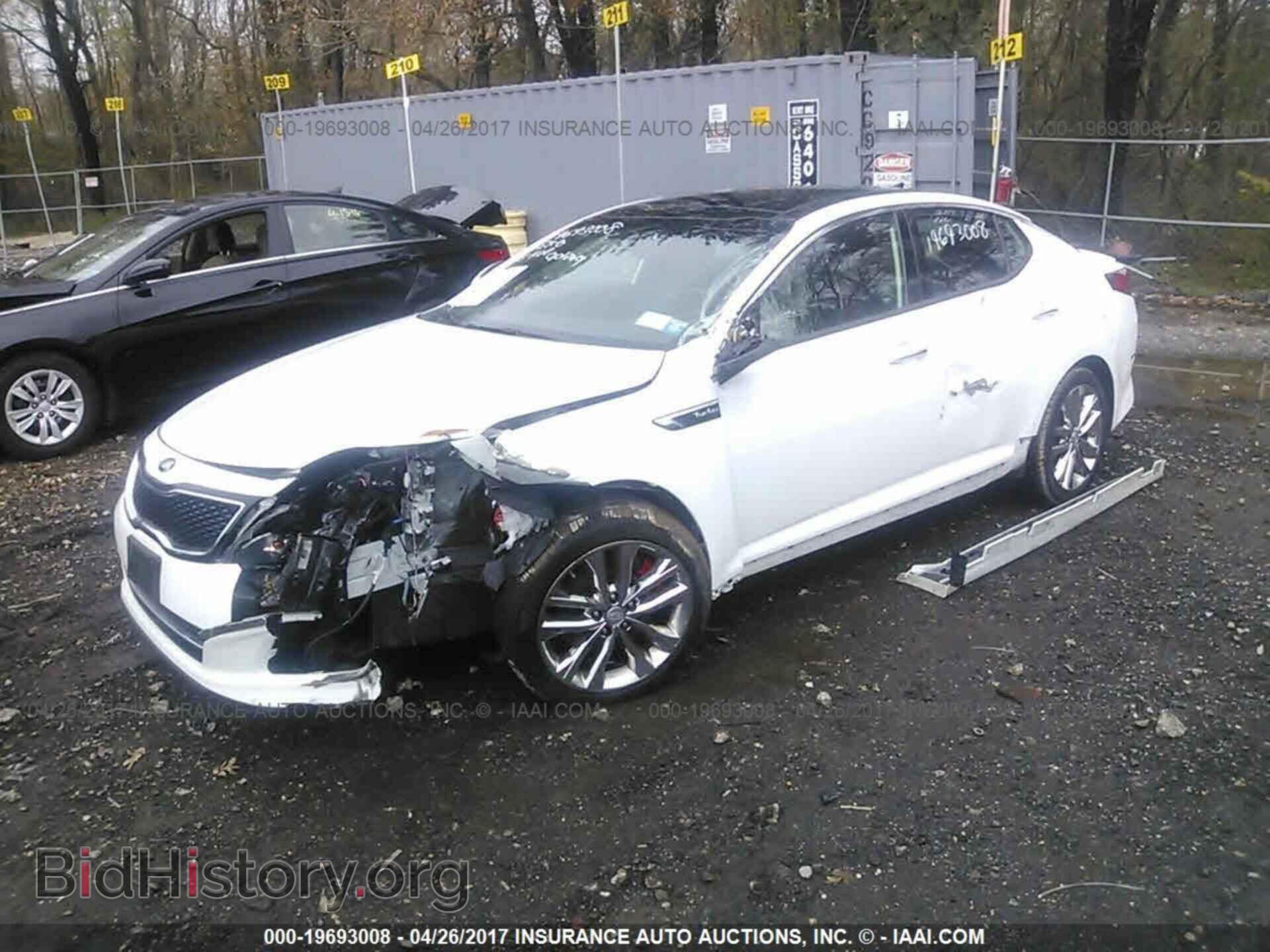 2015 Kia Optima - VIN: 5XXGR4A60FG419598 - Photo 2