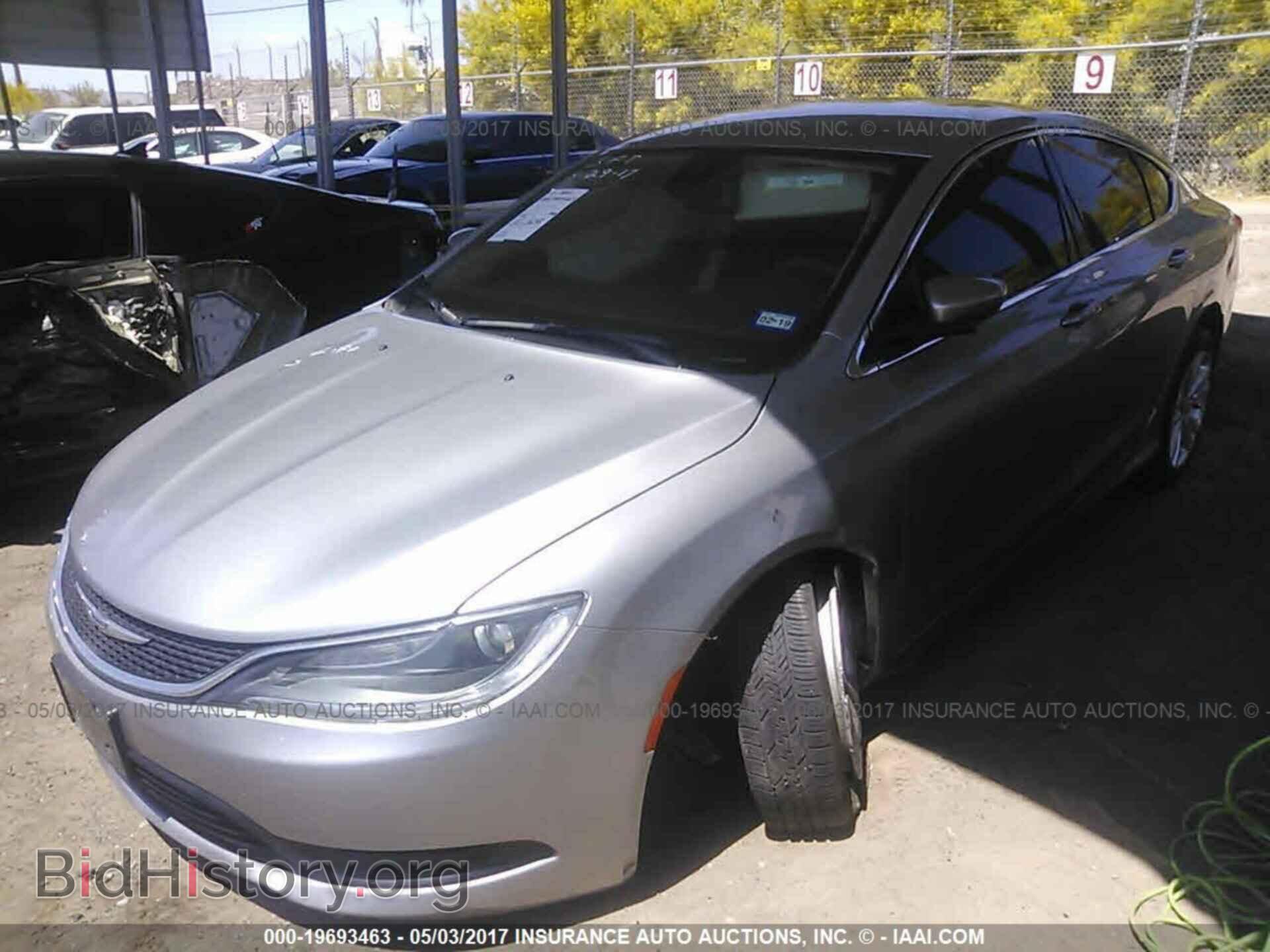 2016 Chrysler 200 - VIN: 1C3CCCFB2GN195521 - Photo 2