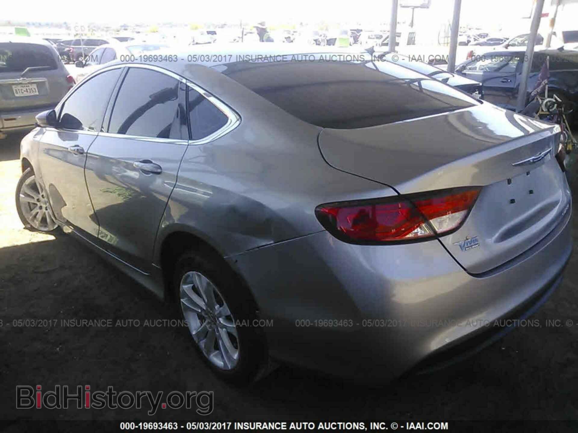 2016 Chrysler 200 - VIN: 1C3CCCFB2GN195521 - Photo 3