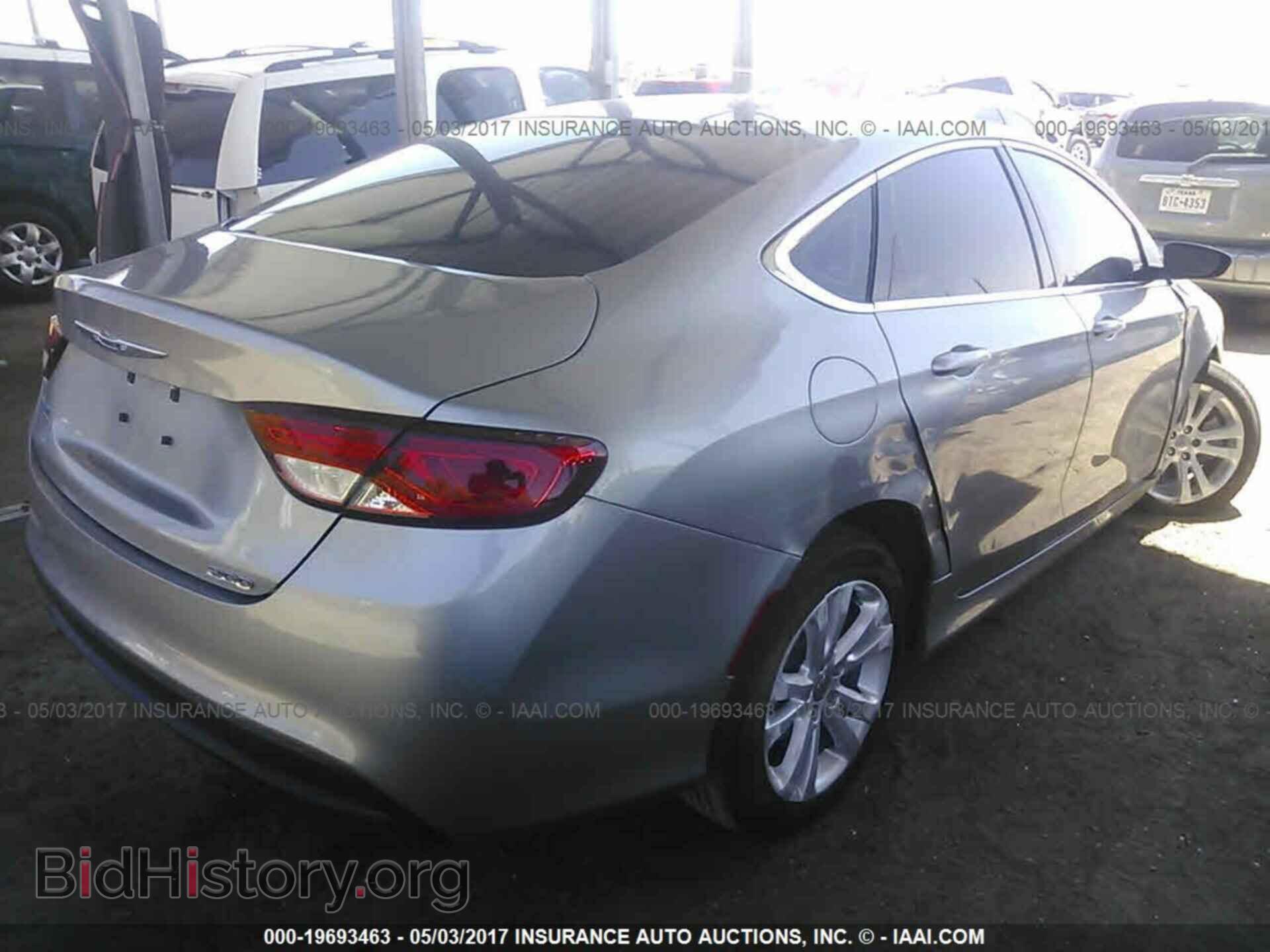 2016 Chrysler 200 - VIN: 1C3CCCFB2GN195521 - Photo 4