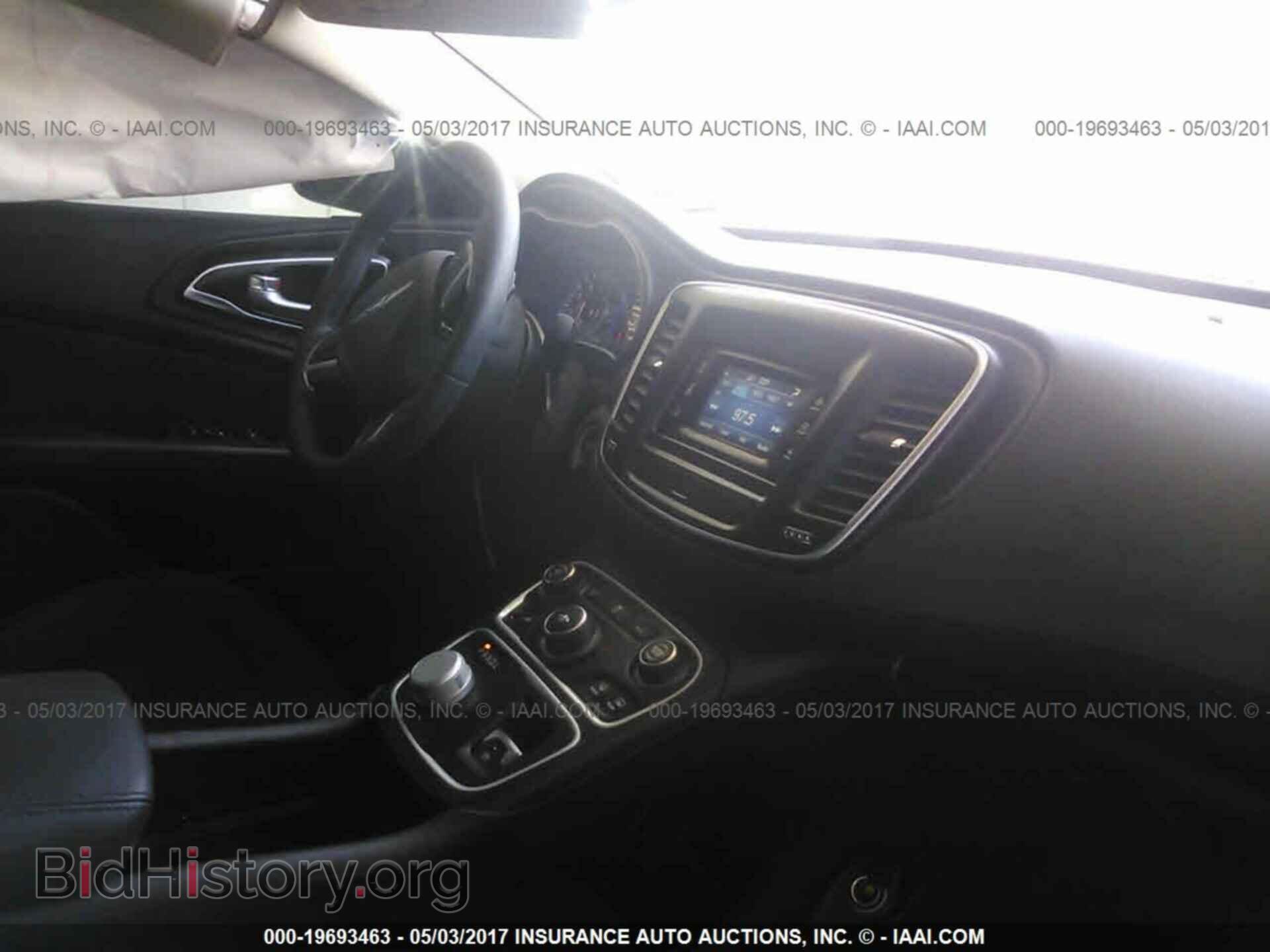 2016 Chrysler 200 - VIN: 1C3CCCFB2GN195521 - Photo 5