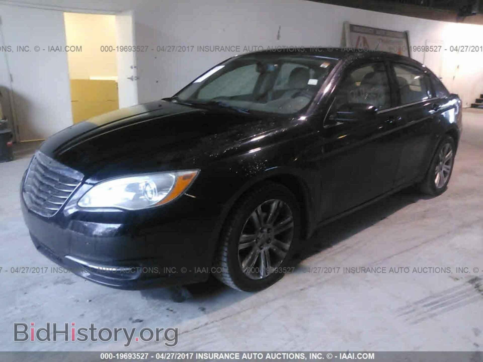 2012 Chrysler 200 - VIN: 1C3CCBBB4CN217500 - Фото 2