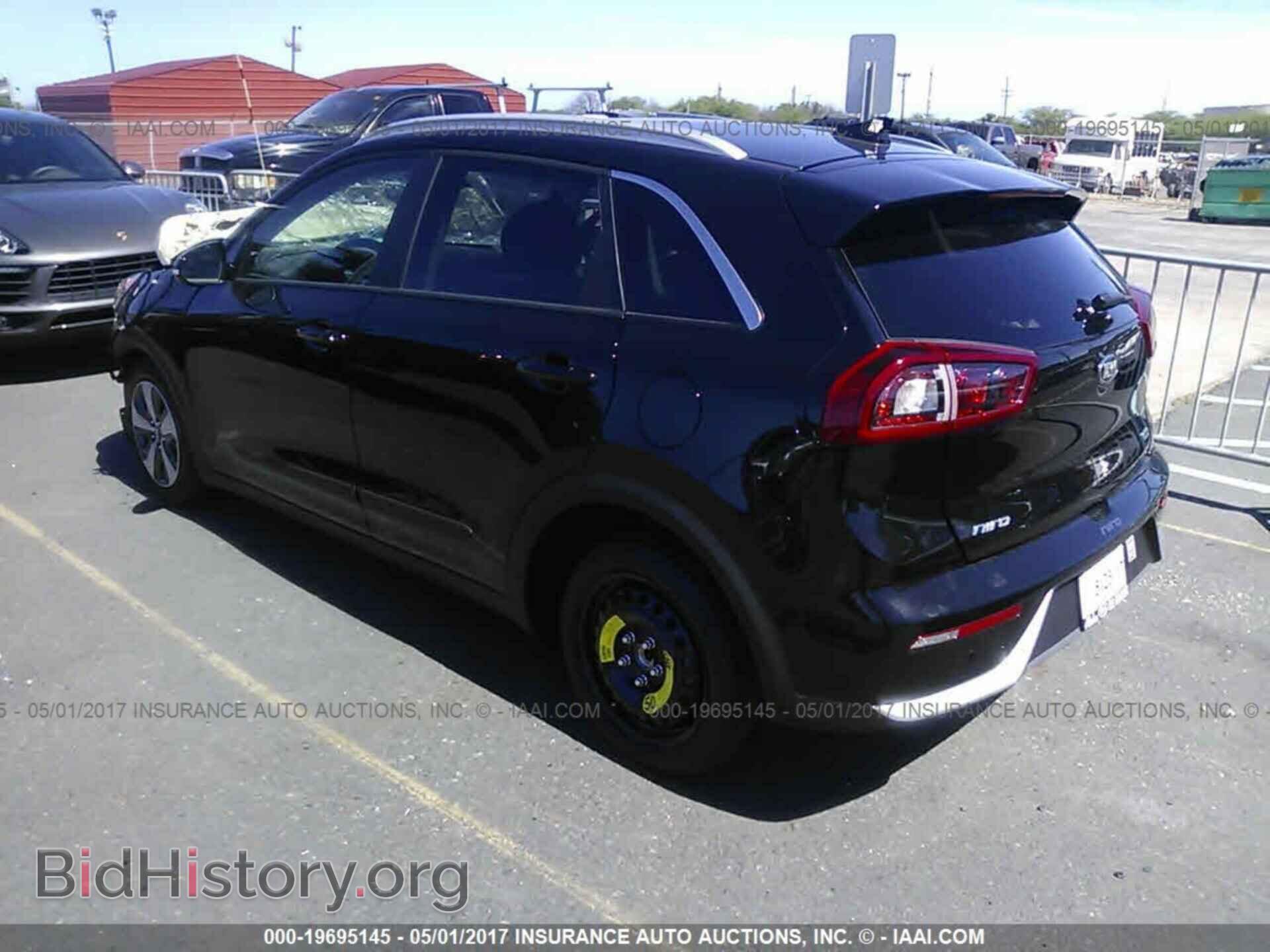 2017 Kia Niro - VIN: KNDCC3LC6H5045650 - Фото 3