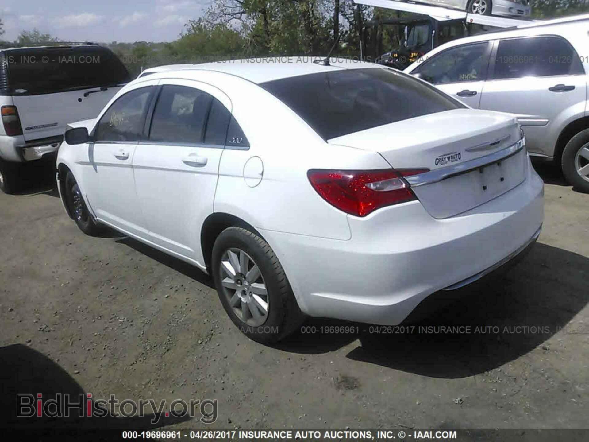 2012 Chrysler 200 - VIN: 1C3CCBBB5CN146582 - Фото 3