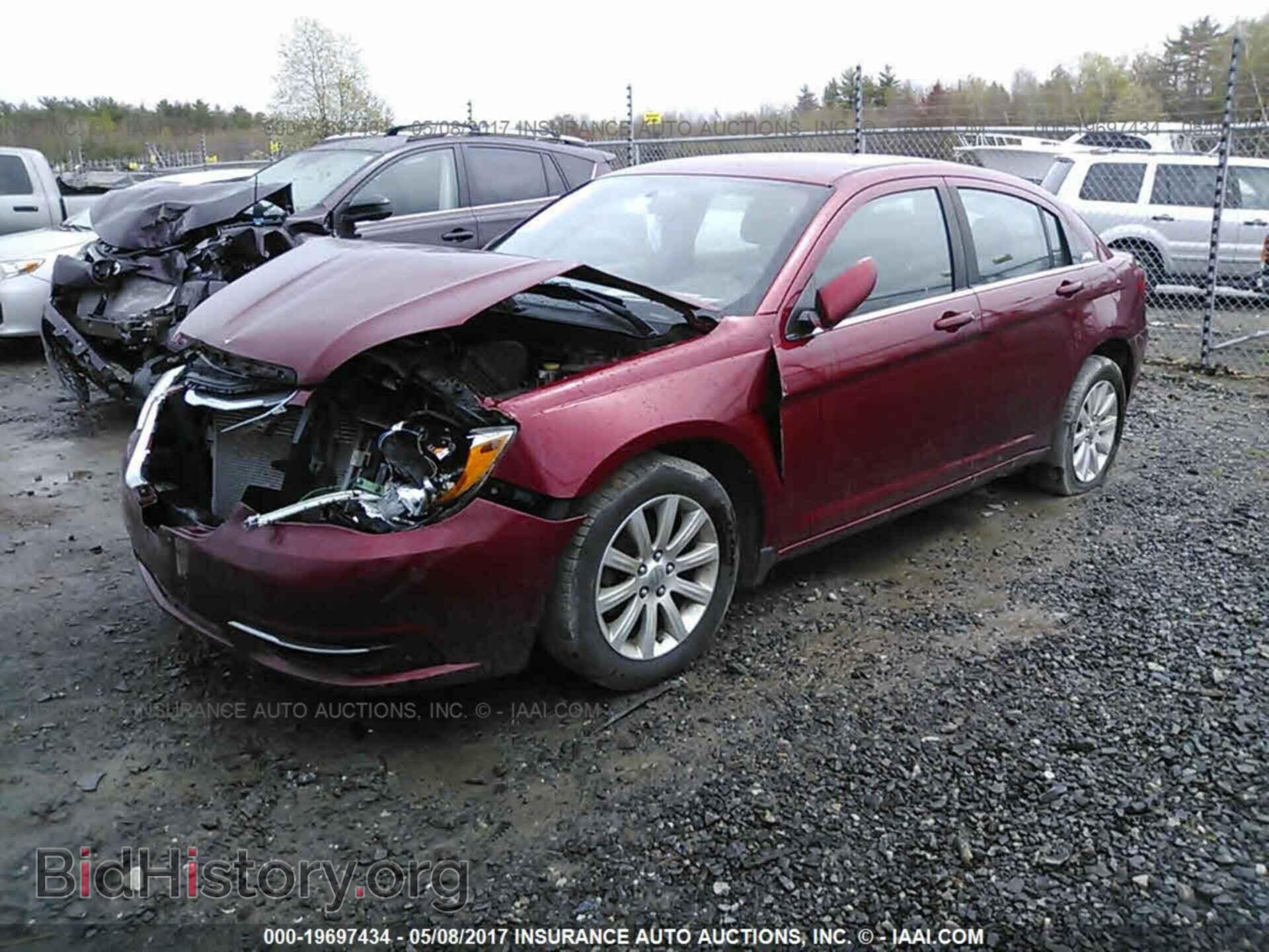 2012 Chrysler 200 - VIN: 1C3CCBBB2CN197991 - Фото 2