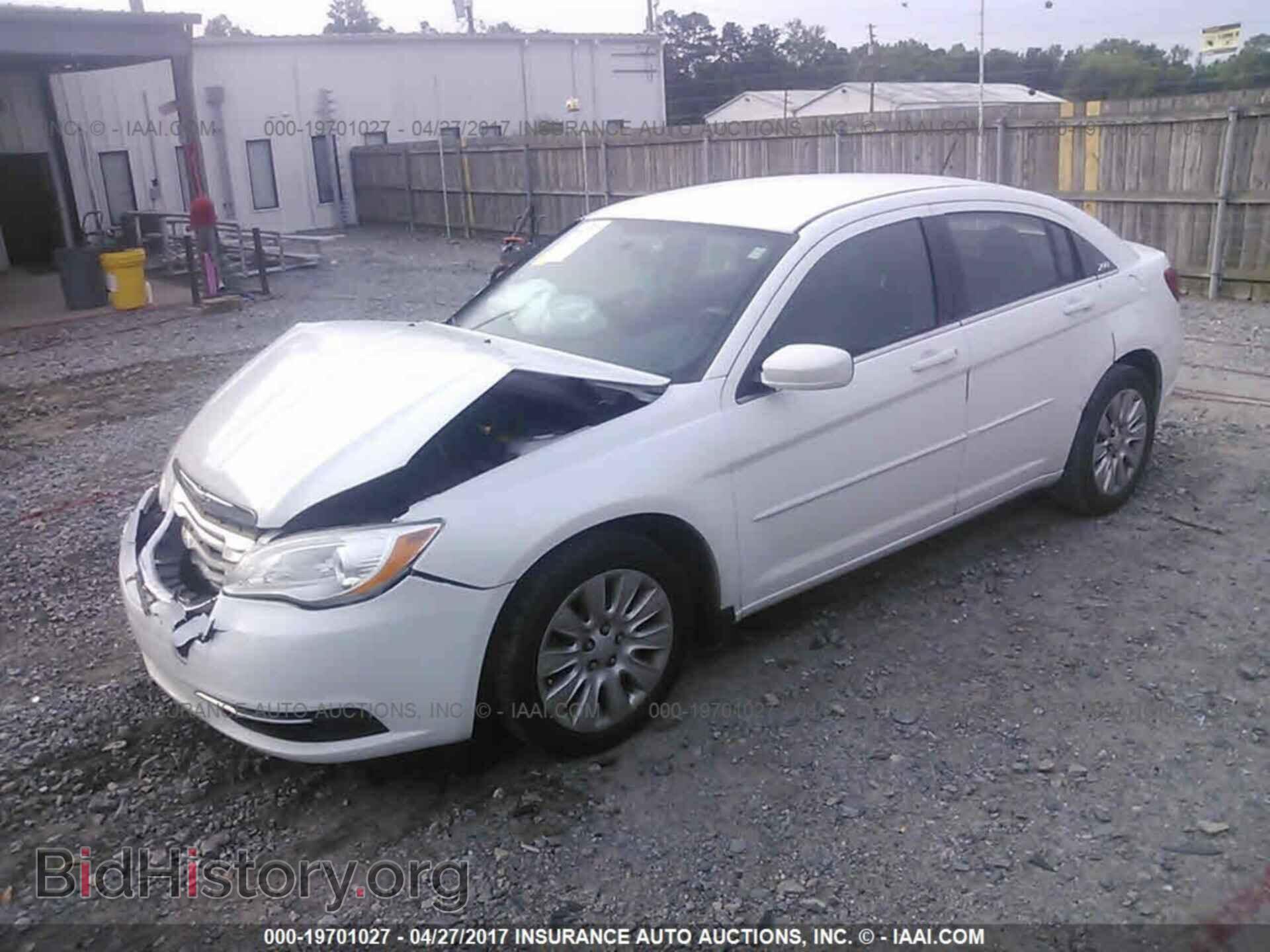 2014 Chrysler 200 - VIN: 1C3CCBAB9EN204830 - Photo 2
