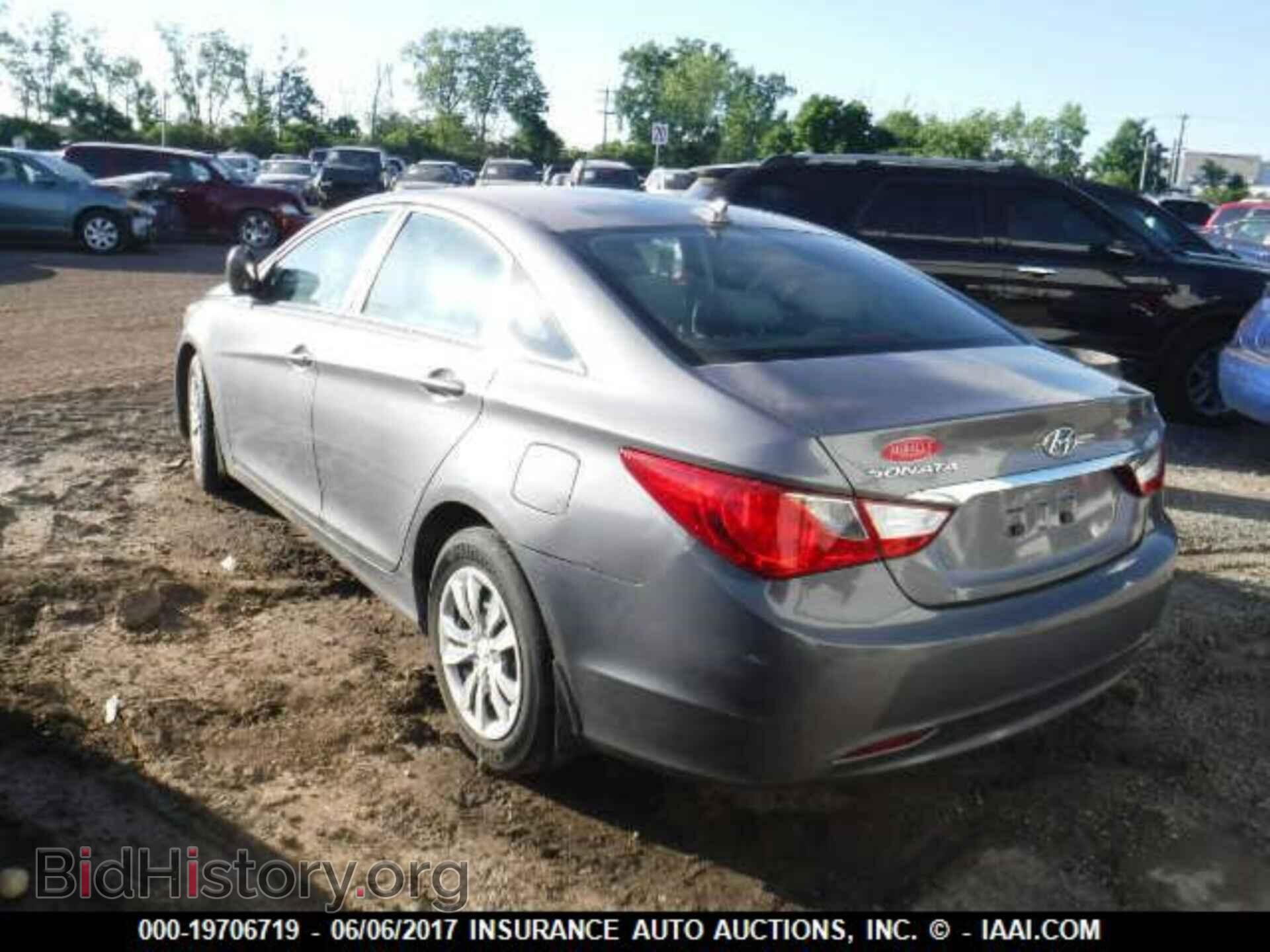 2012 Hyundai Sonata - VIN: 5NPEB4ACXCH416211 - Photo 3