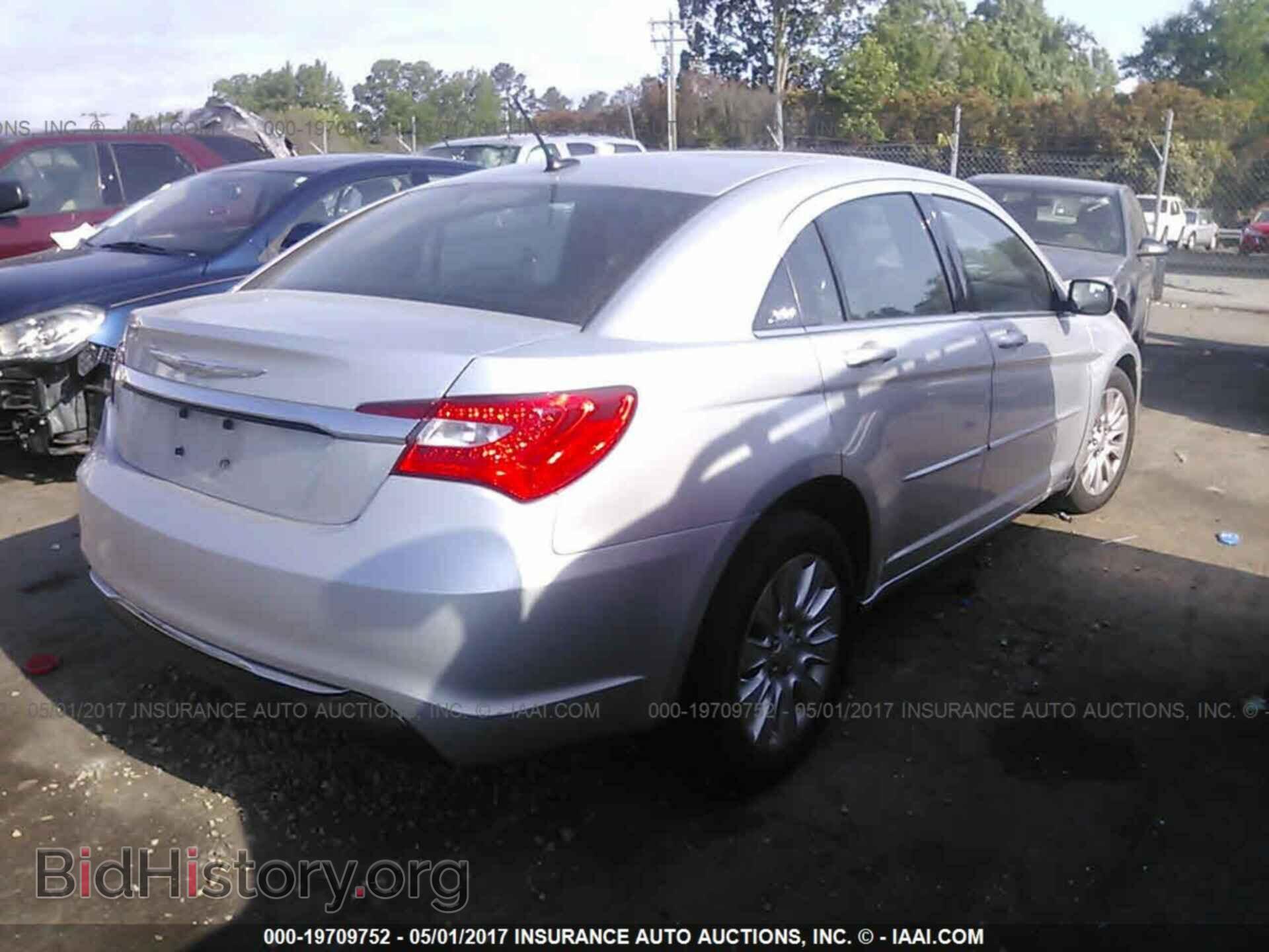 2012 Chrysler 200 - VIN: 1C3CCBAB2CN246608 - Фото 4