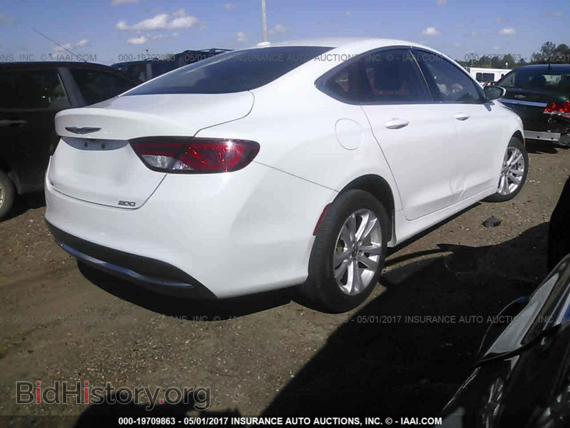 2015 Chrysler 200 - VIN: 1C3CCCAB2FN591230 - Photo 4
