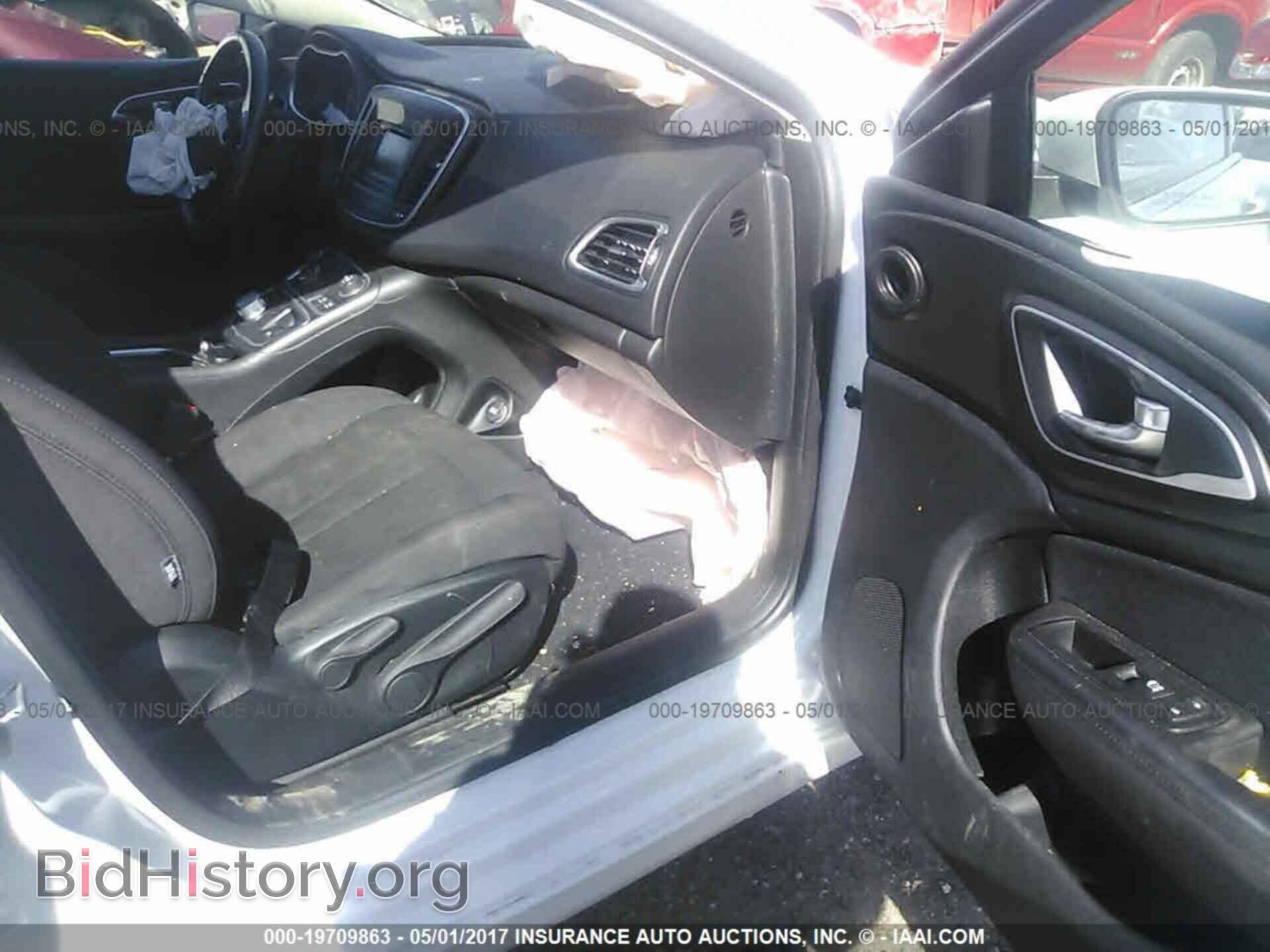 2015 Chrysler 200 - VIN: 1C3CCCAB2FN591230 - Photo 5