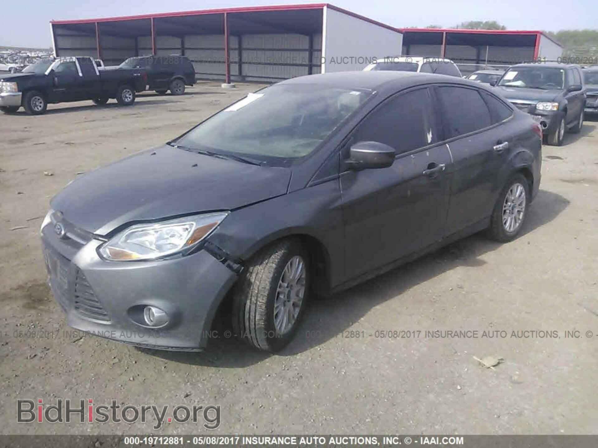 2012 Ford Focus - VIN: 1FAHP3F22CL107827 - Photo 2