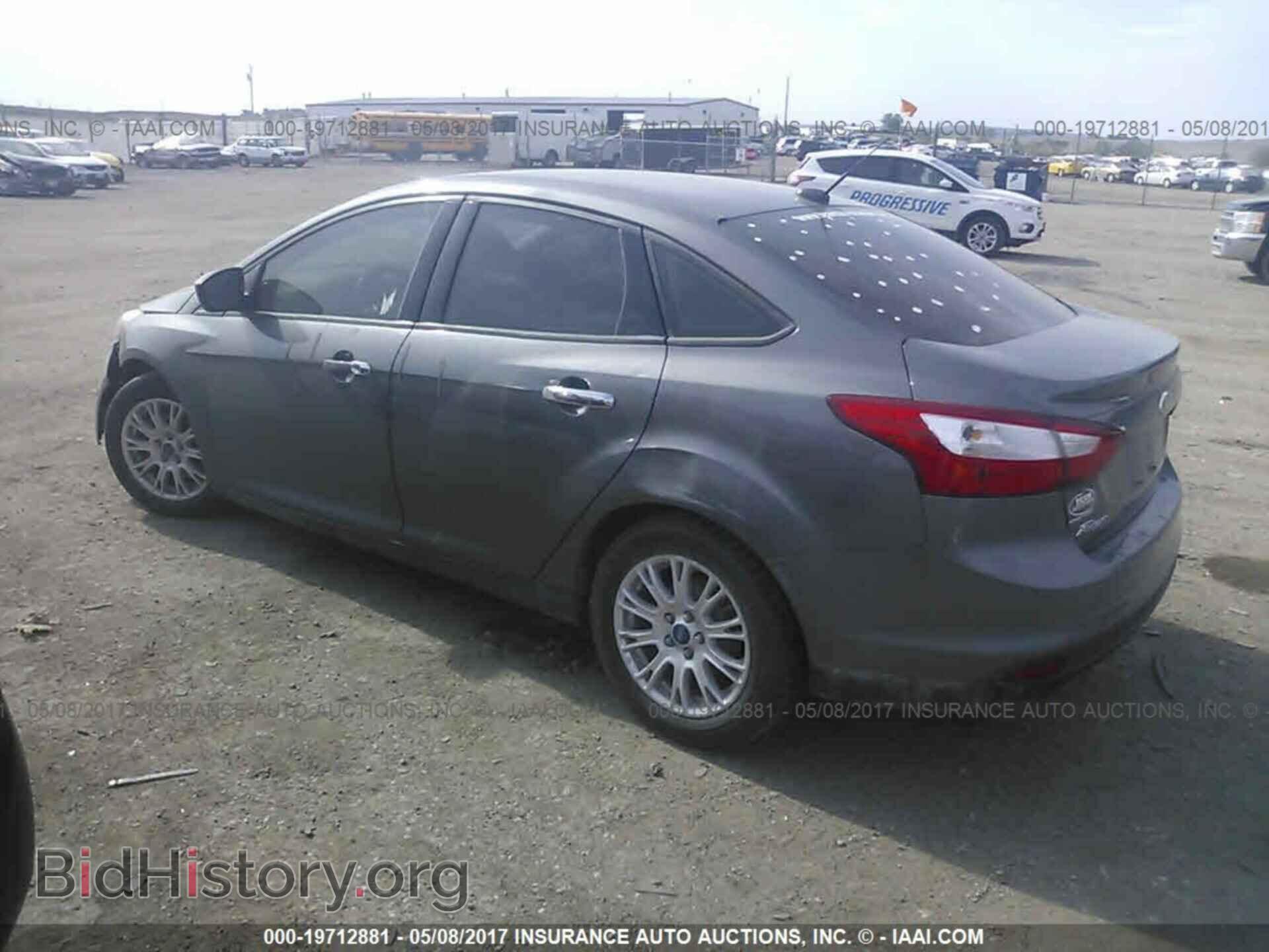 2012 Ford Focus - VIN: 1FAHP3F22CL107827 - Photo 3