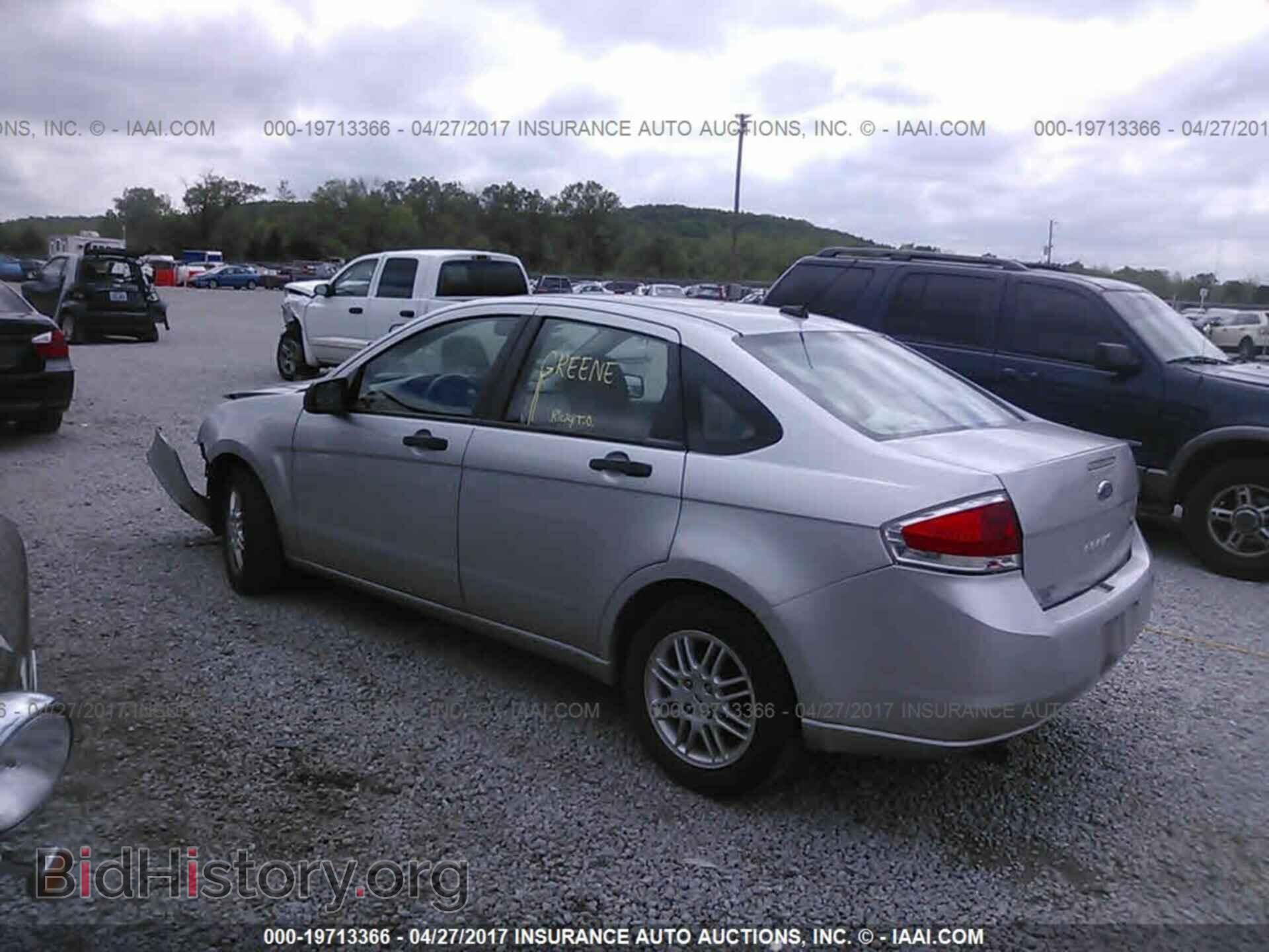 2011 Ford Focus - VIN: 1FAHP3FN6BW201541 - Фото 3