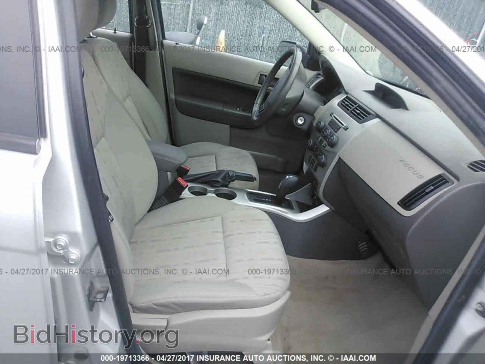 2011 Ford Focus - VIN: 1FAHP3FN6BW201541 - Фото 5