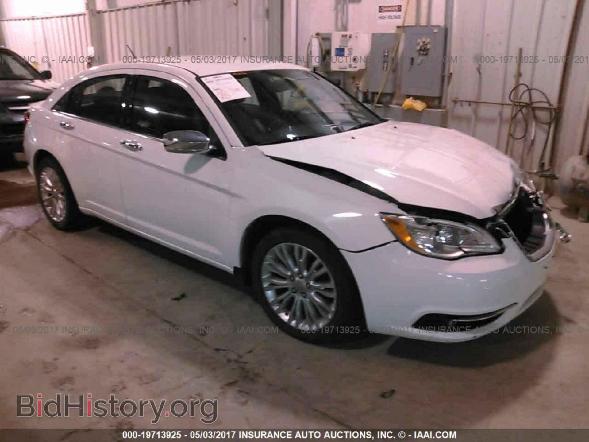 Фотография 1C3CCBCBXCN303747 - Chrysler 200 2012