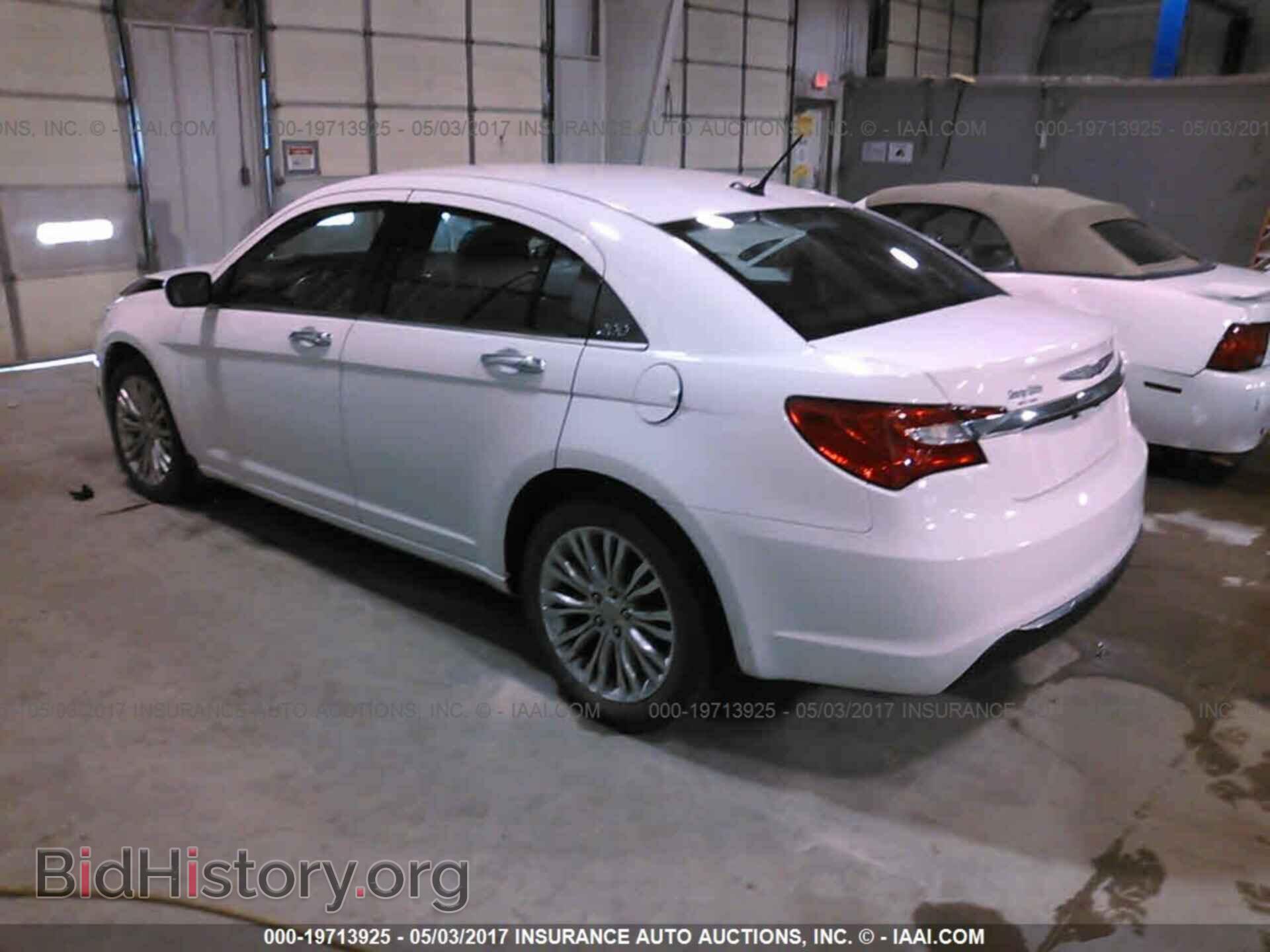 2012 Chrysler 200 - VIN: 1C3CCBCBXCN303747 - Фото 3