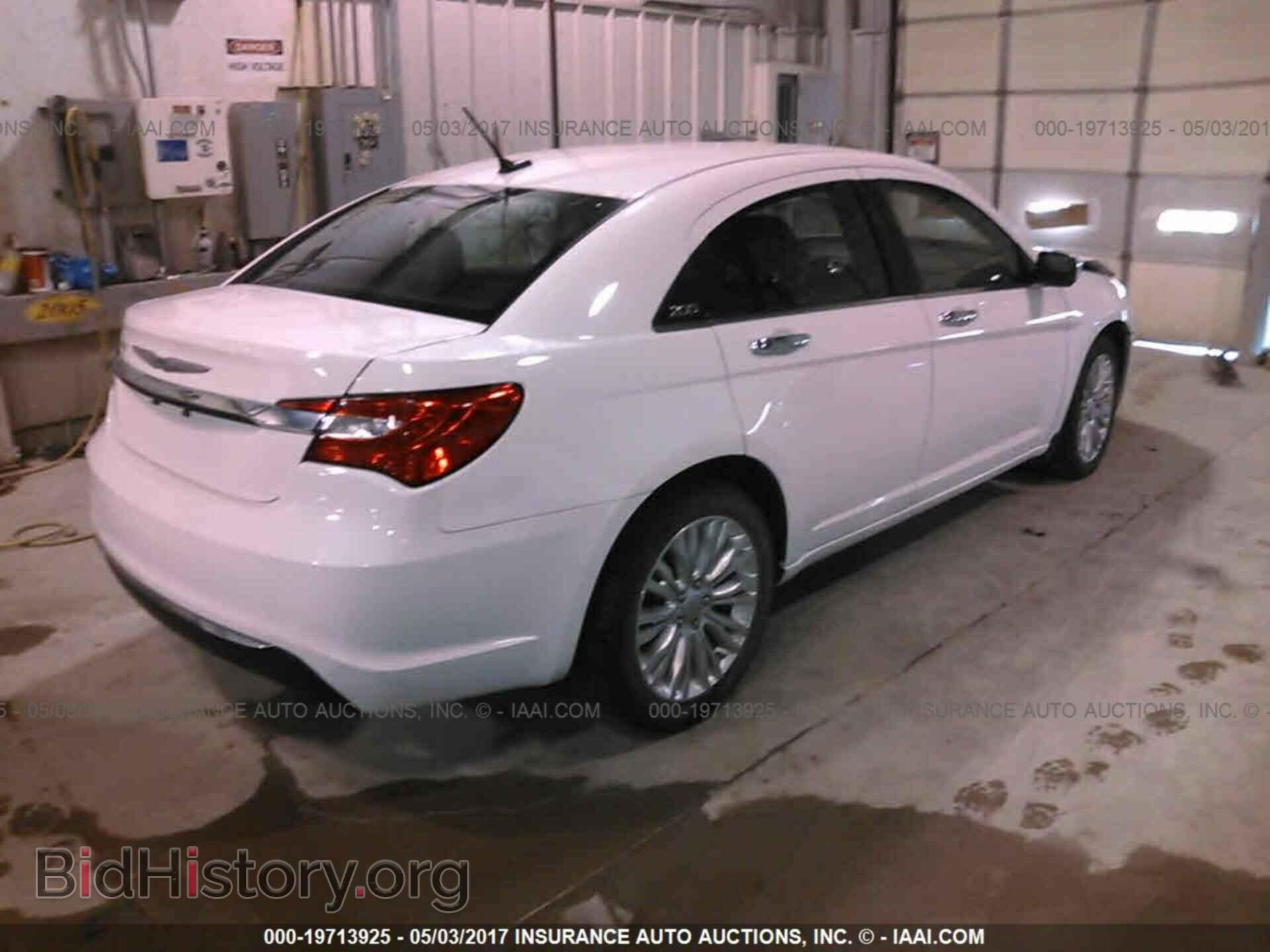 2012 Chrysler 200 - VIN: 1C3CCBCBXCN303747 - Фото 4