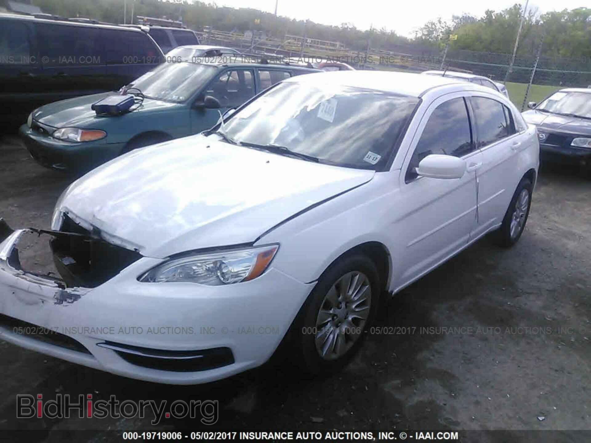 2012 Chrysler 200 - VIN: 1C3CCBAB9CN248520 - Фото 2