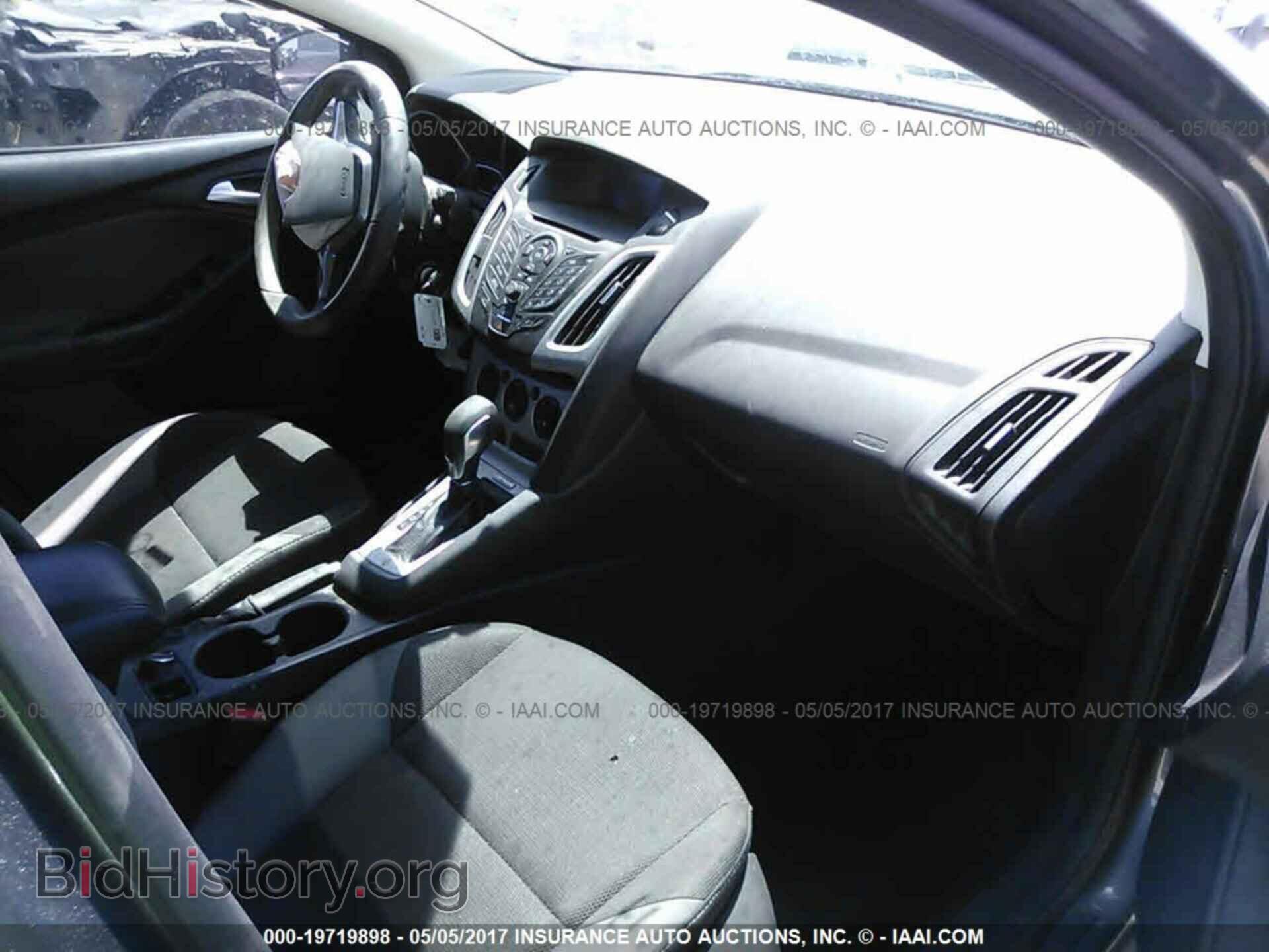 2014 Ford Focus - VIN: 1FADP3F22EL399402 - Photo 5