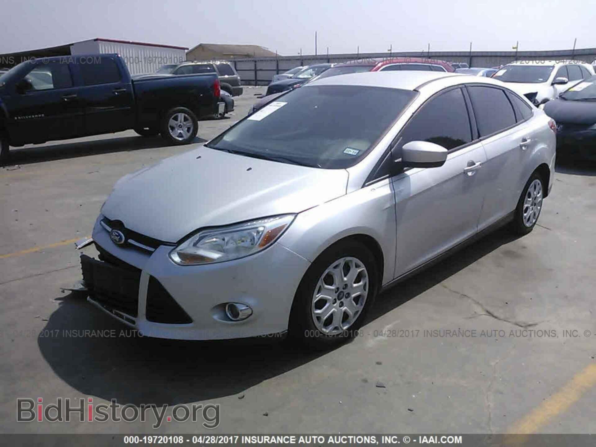 2012 Ford Focus - VIN: 1FAHP3F22CL217213 - Photo 2