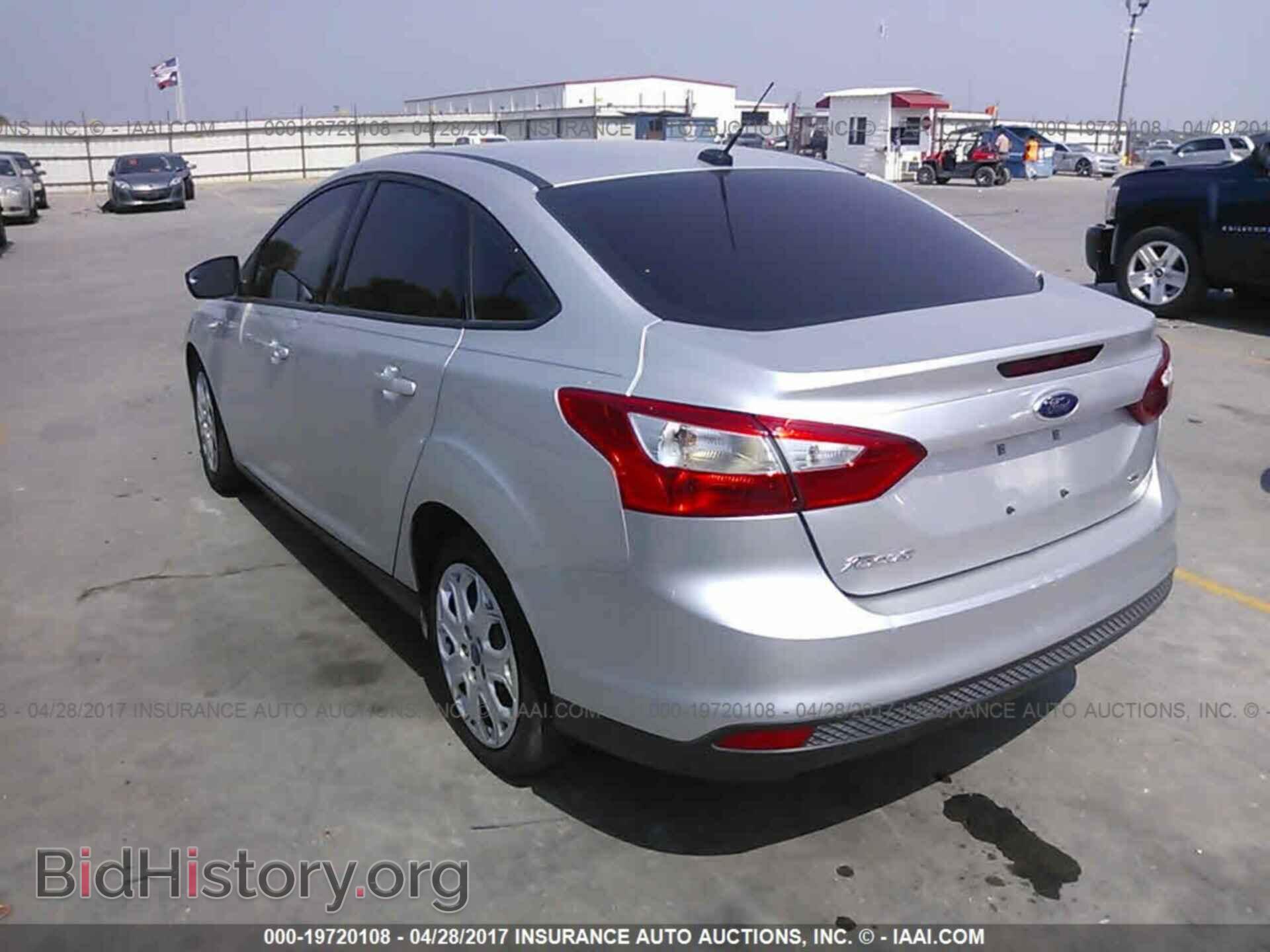 2012 Ford Focus - VIN: 1FAHP3F22CL217213 - Photo 3