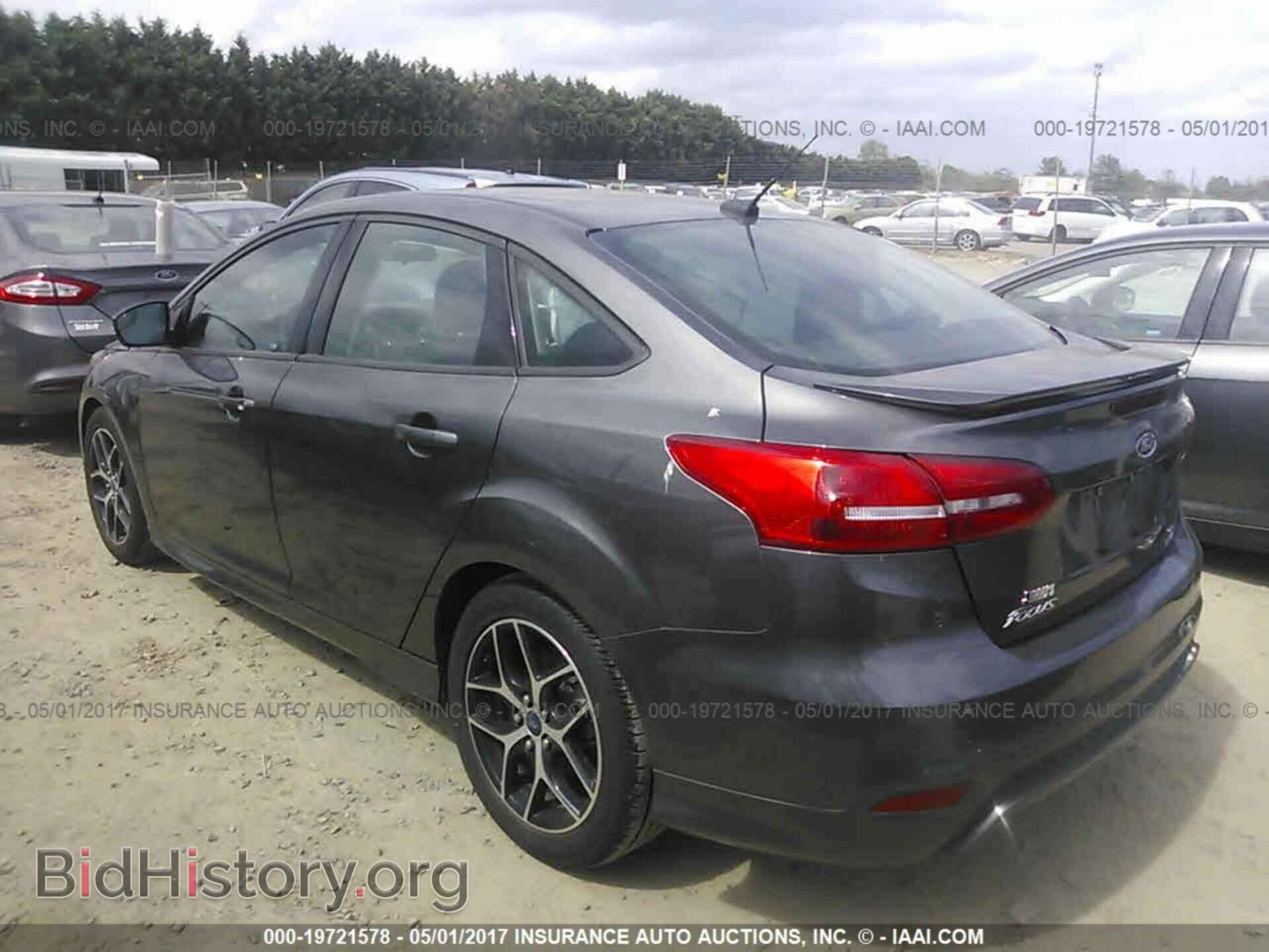 2015 Ford Focus - VIN: 1FADP3FE5FL372982 - Photo 3