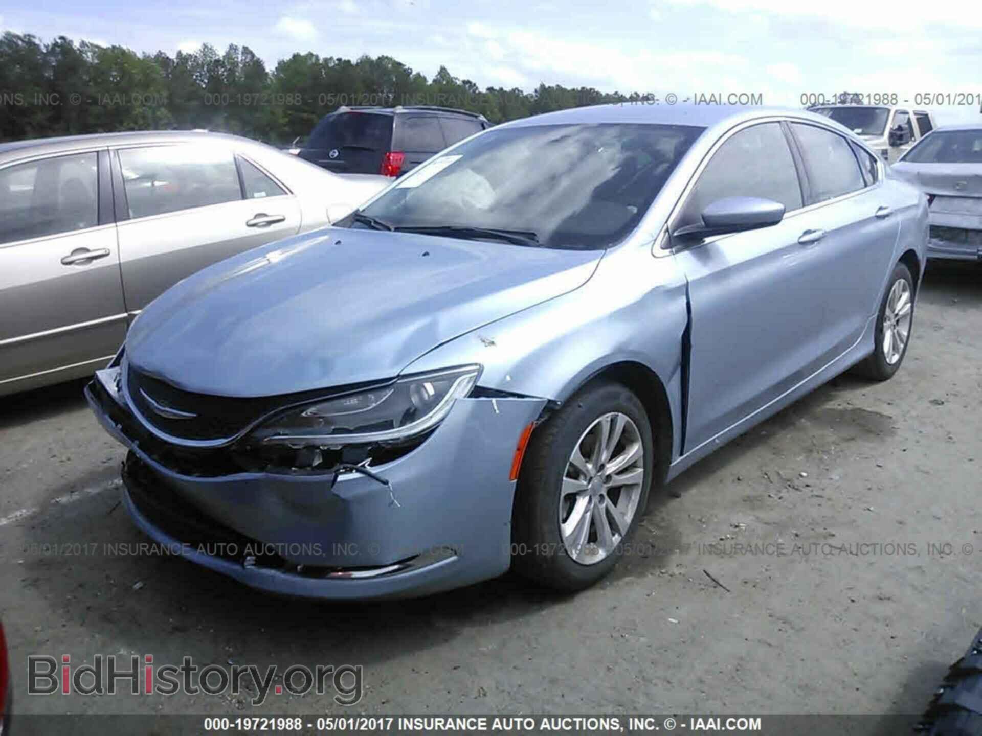 2015 Chrysler 200 - VIN: 1C3CCCAB2FN611797 - Photo 2