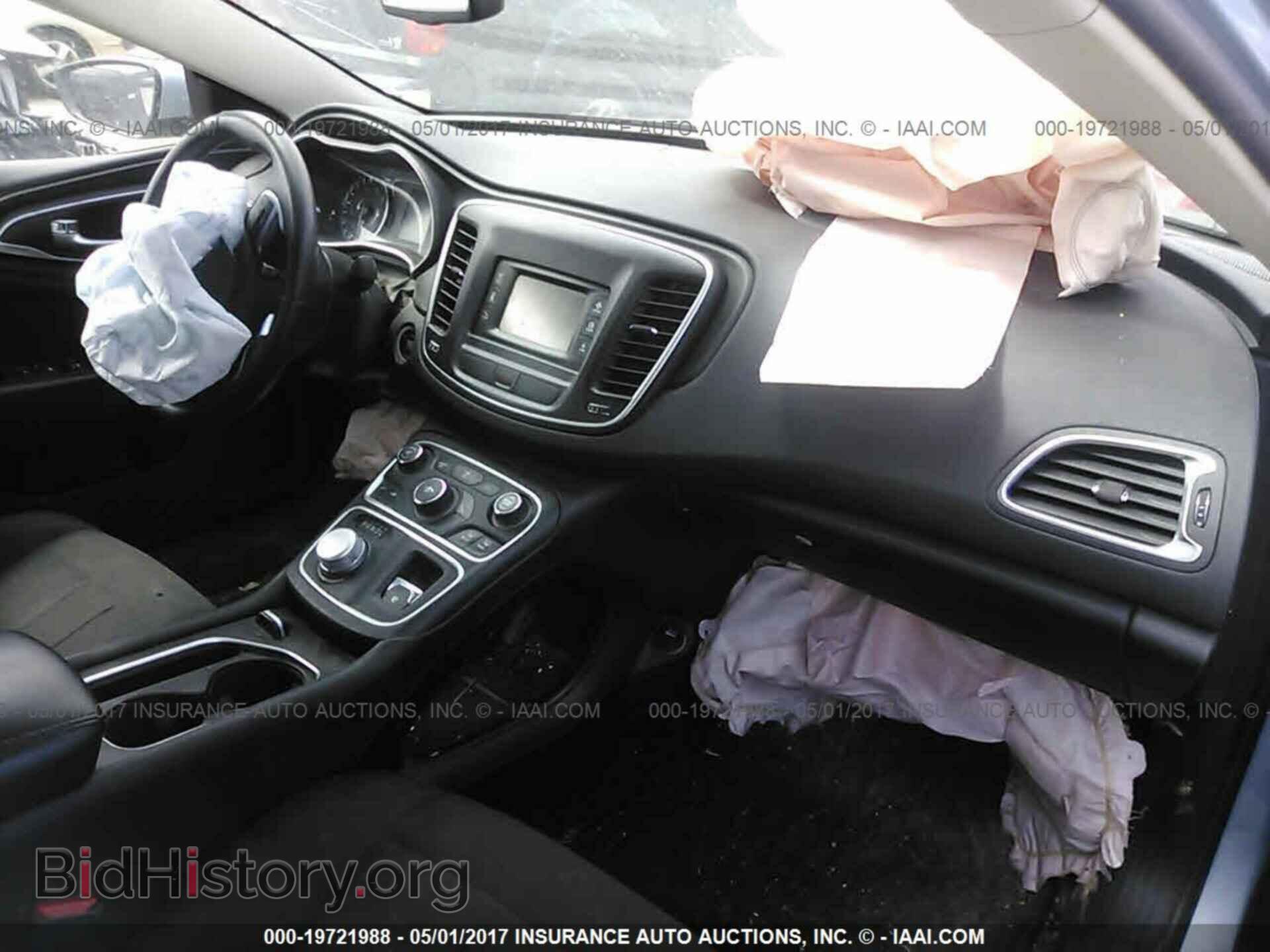 2015 Chrysler 200 - VIN: 1C3CCCAB2FN611797 - Photo 5