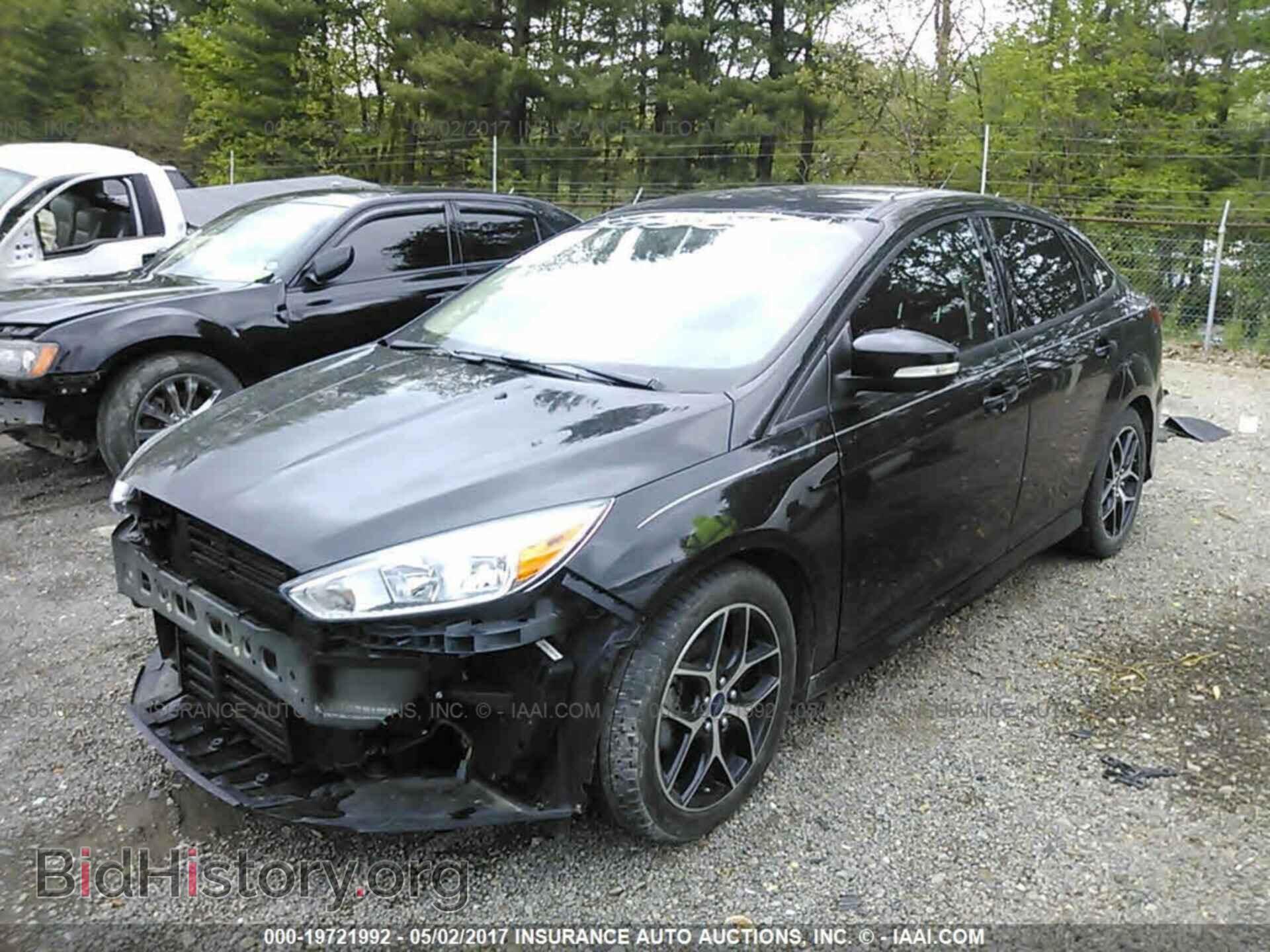 2015 Ford Focus - VIN: 1FADP3FE3FL218660 - Photo 2
