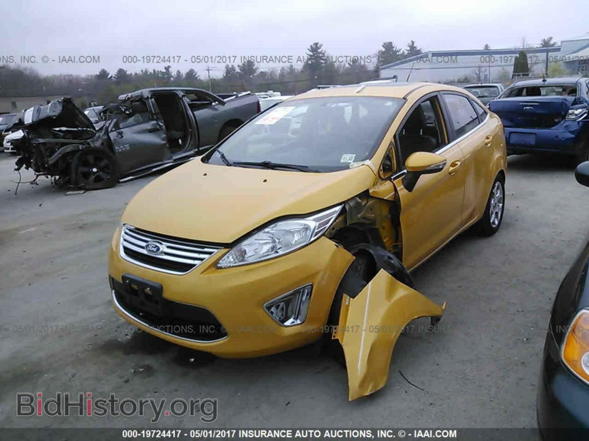 2011 Ford Fiesta - VIN: 3FADP4CJ0BM133954 - Фото 2