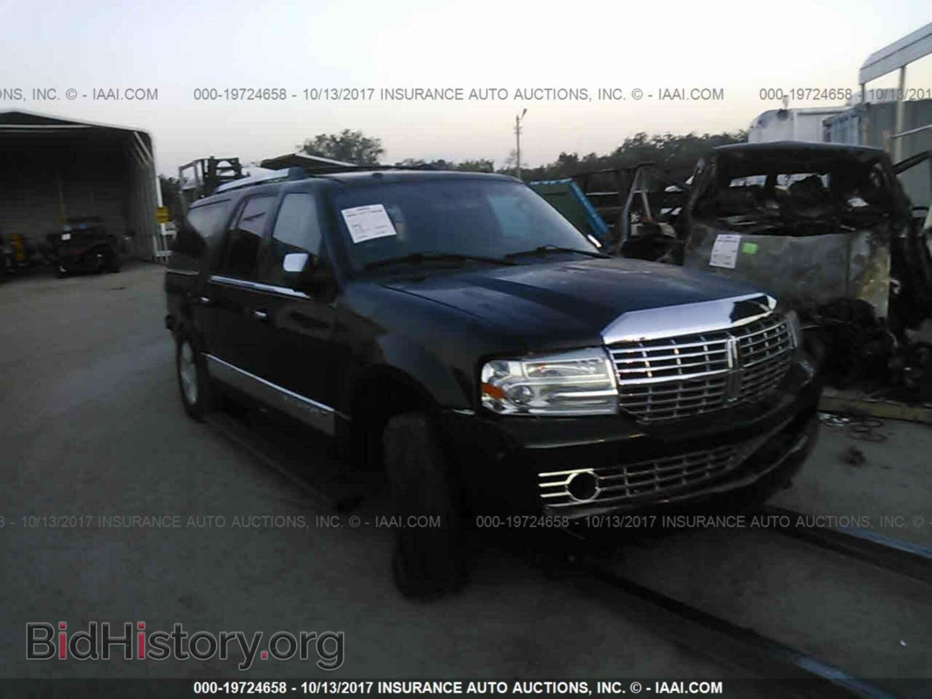 Photo 5LMJJ3J59BEJ05681 - Lincoln Navigator 2011
