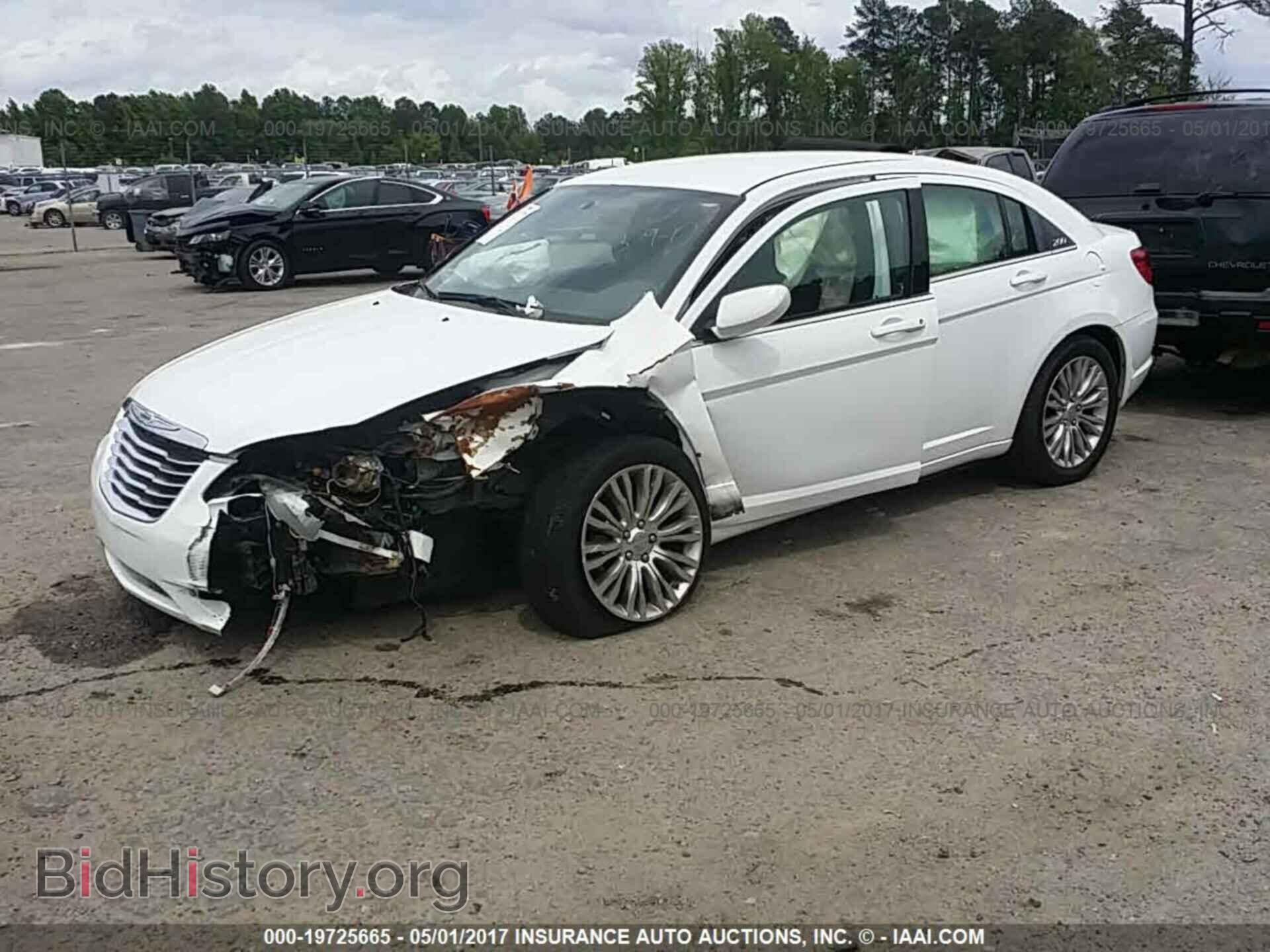 2012 Chrysler 200 - VIN: 1C3CCBAB0CN149410 - Photo 2