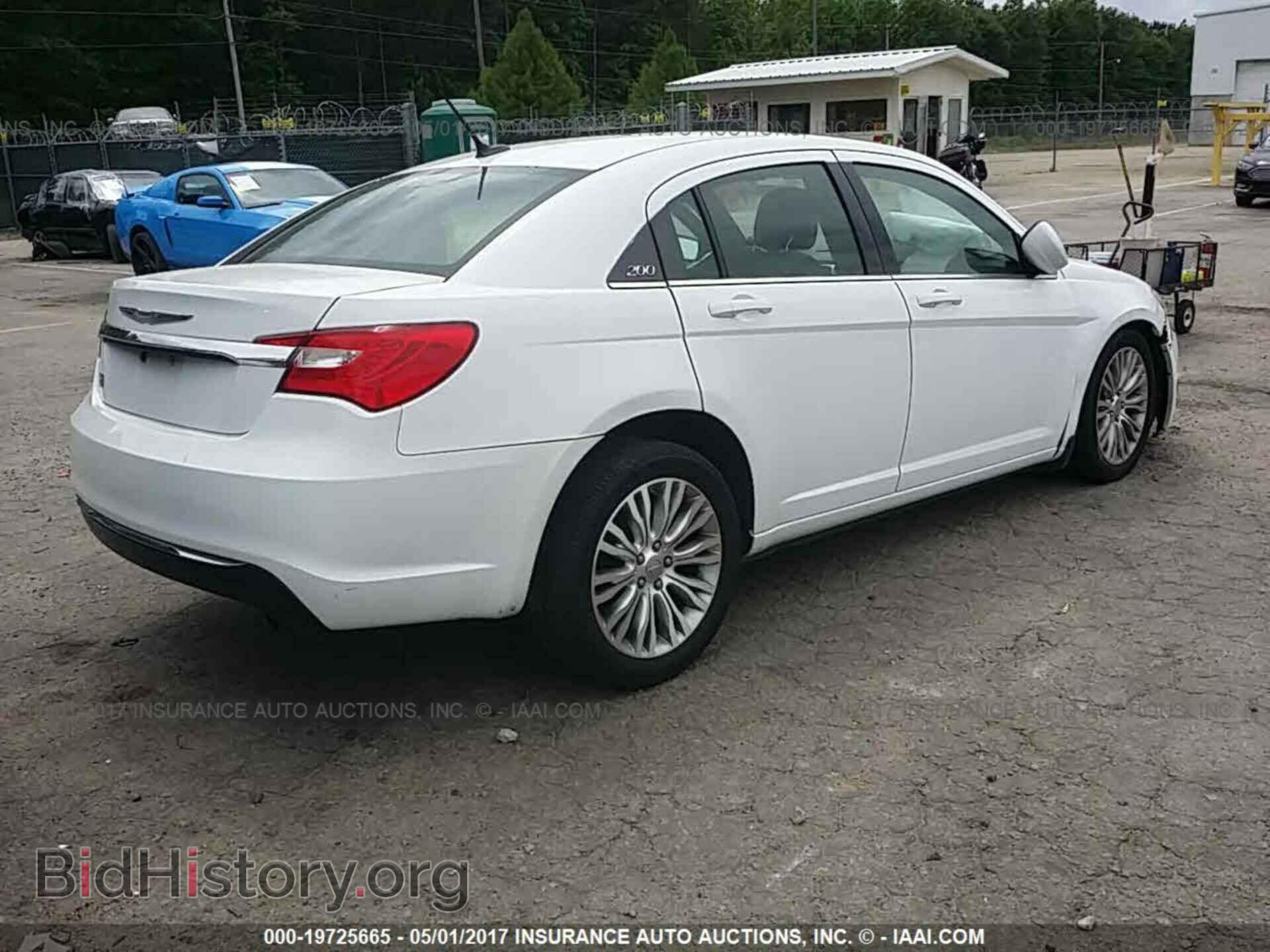 2012 Chrysler 200 - VIN: 1C3CCBAB0CN149410 - Photo 4