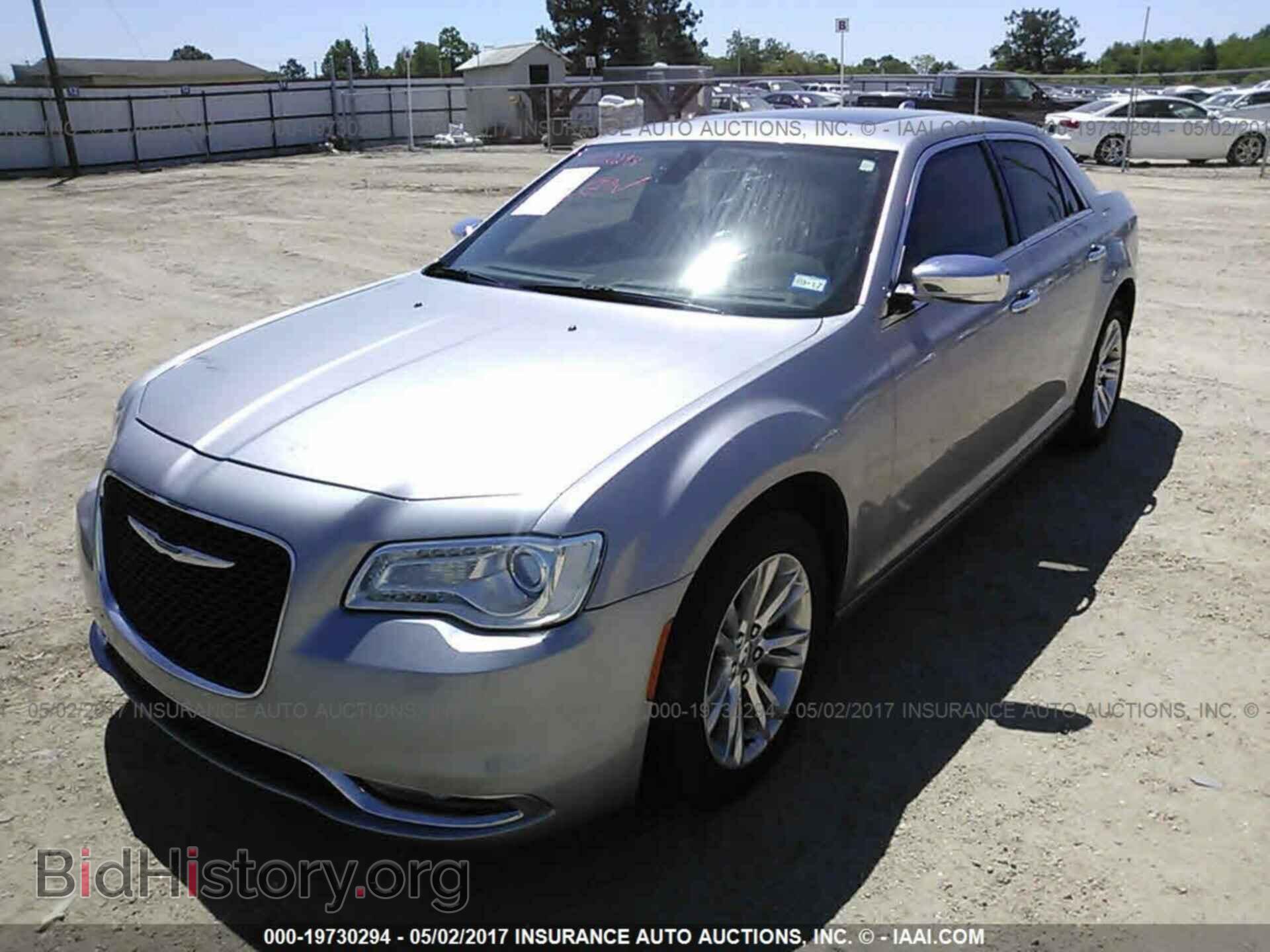 2016 Chrysler 300c - VIN: 2C3CCAEG2GH197960 - Фото 2