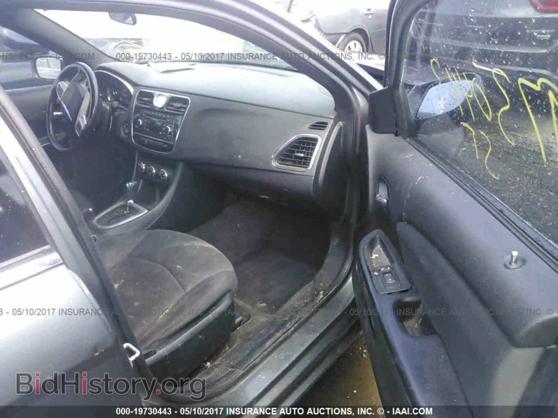 2012 Chrysler 200 - VIN: 1C3CCBBG6CN249201 - Photo 5