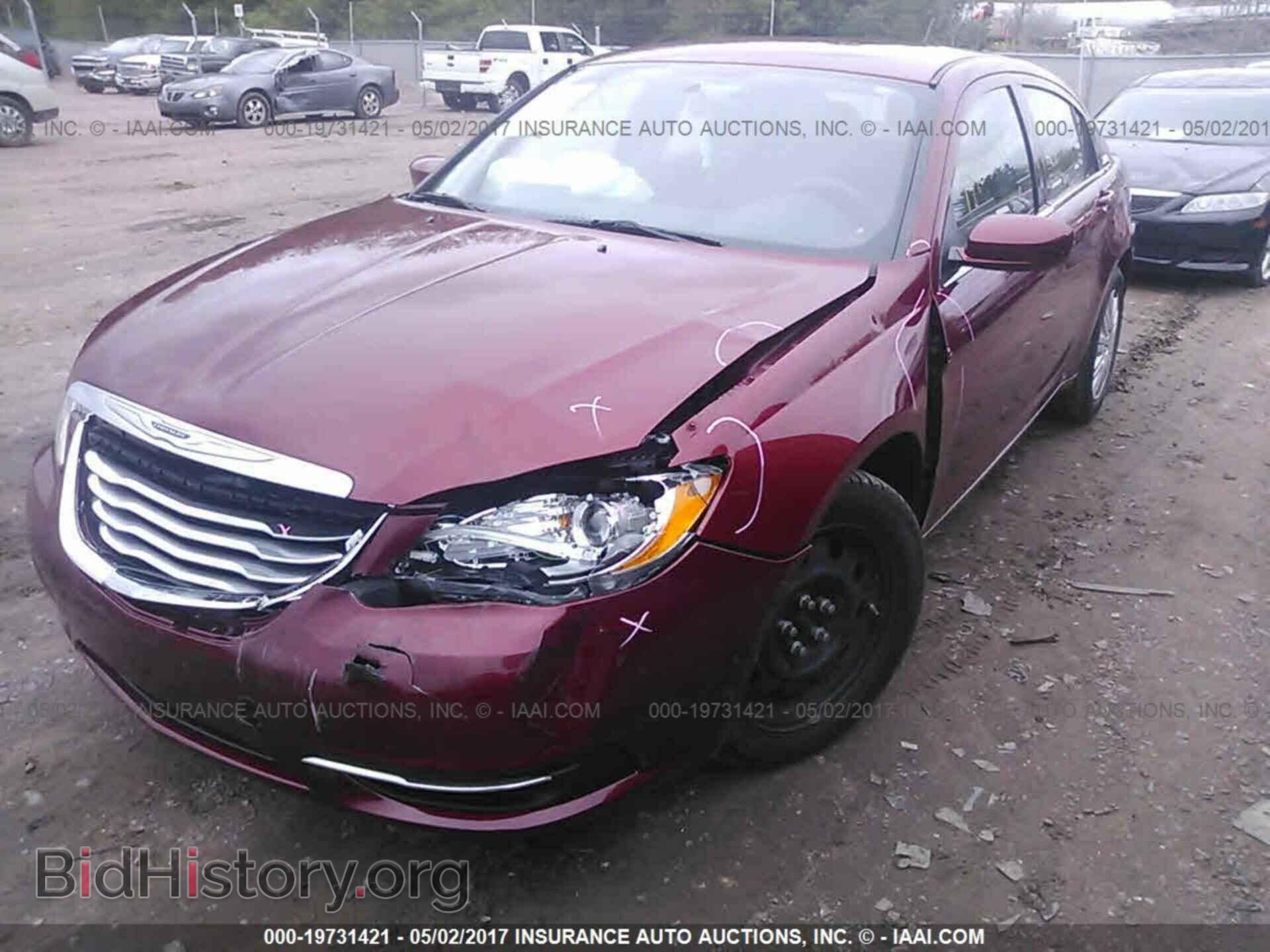 2014 Chrysler 200 - VIN: 1C3CCBAB5EN206543 - Photo 2