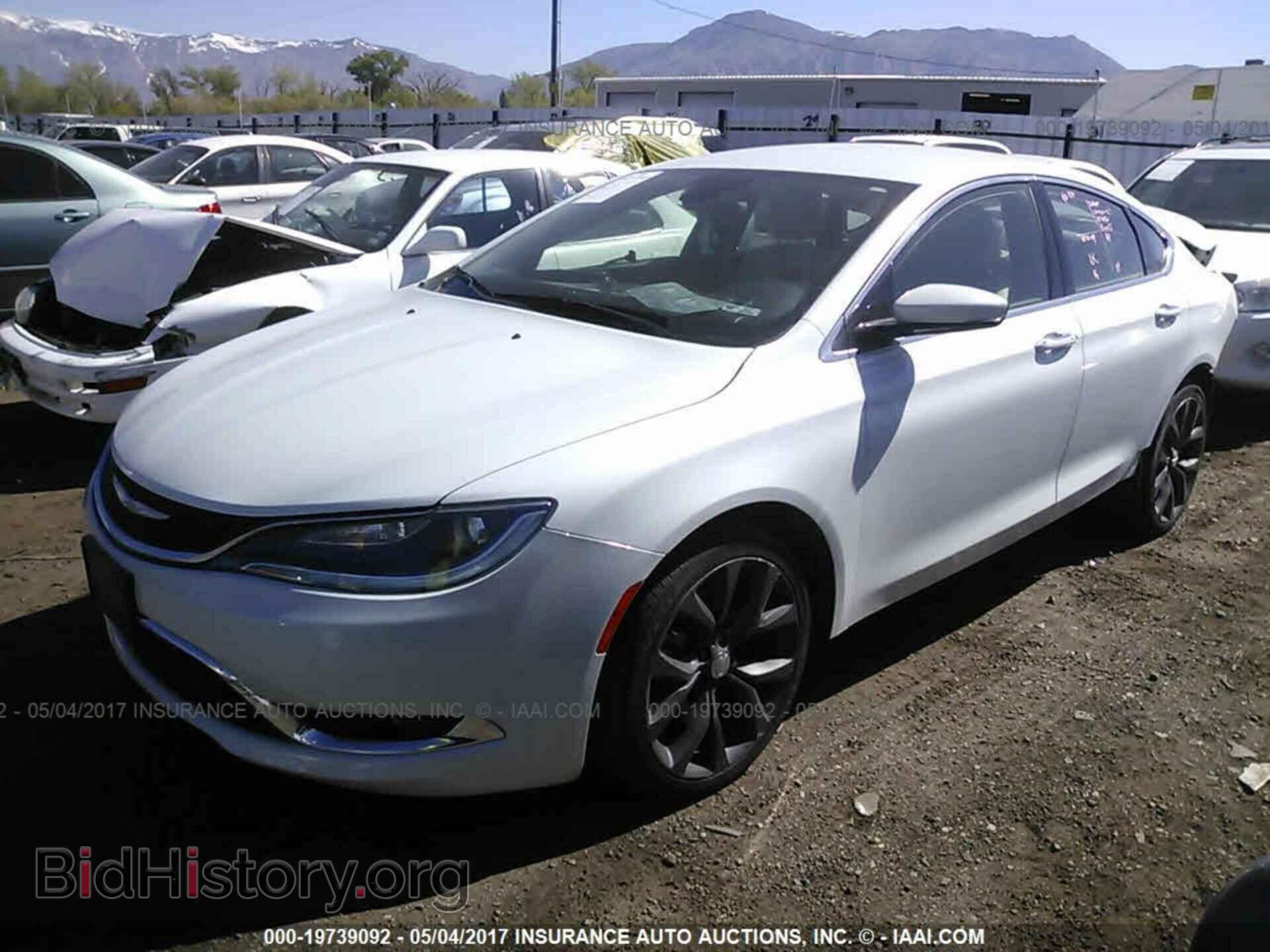 2015 Chrysler 200 - VIN: 1C3CCCCB2FN647177 - Фото 2
