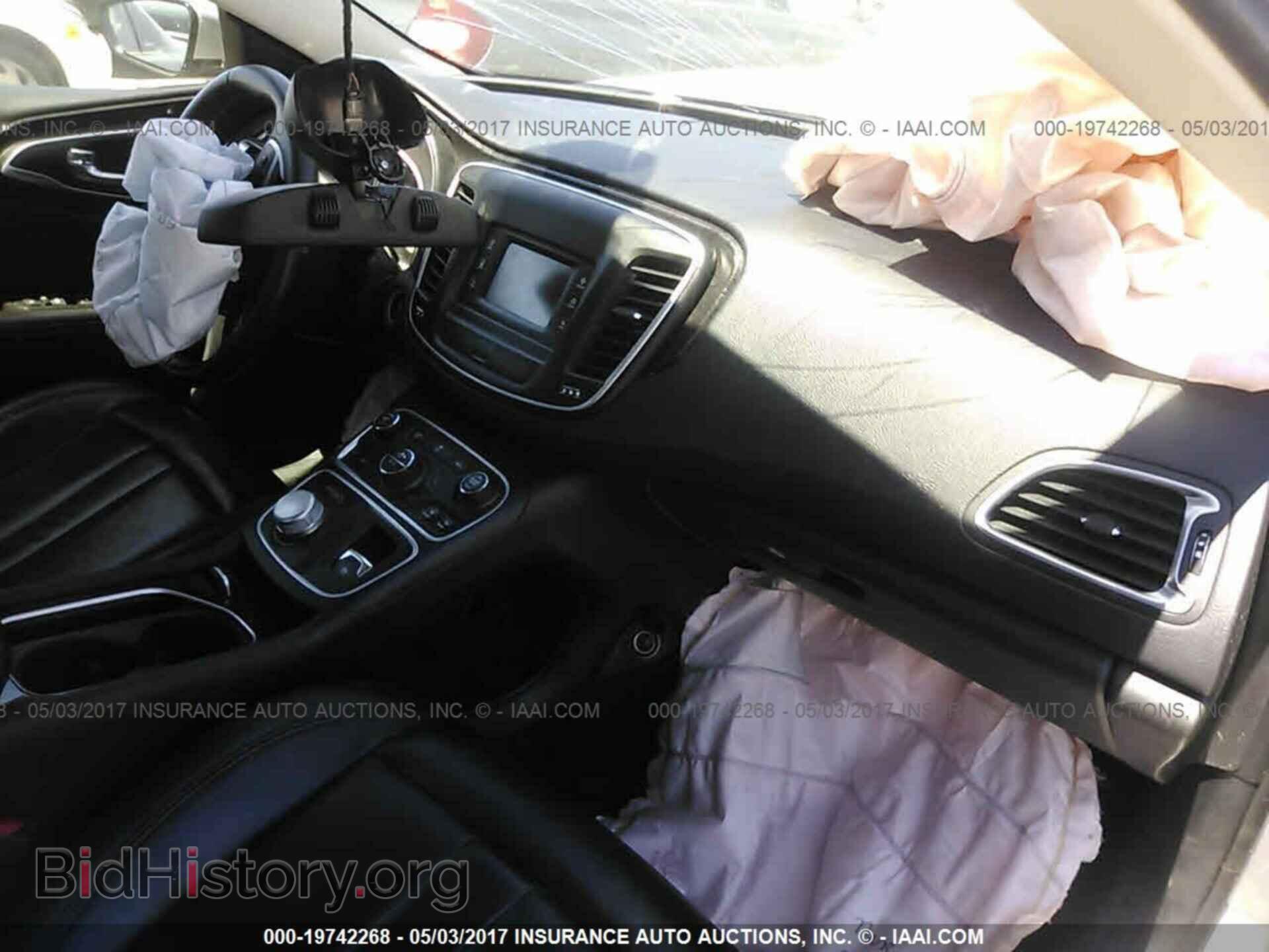 2015 Chrysler 200 - VIN: 1C3CCCCB2FN602806 - Photo 5