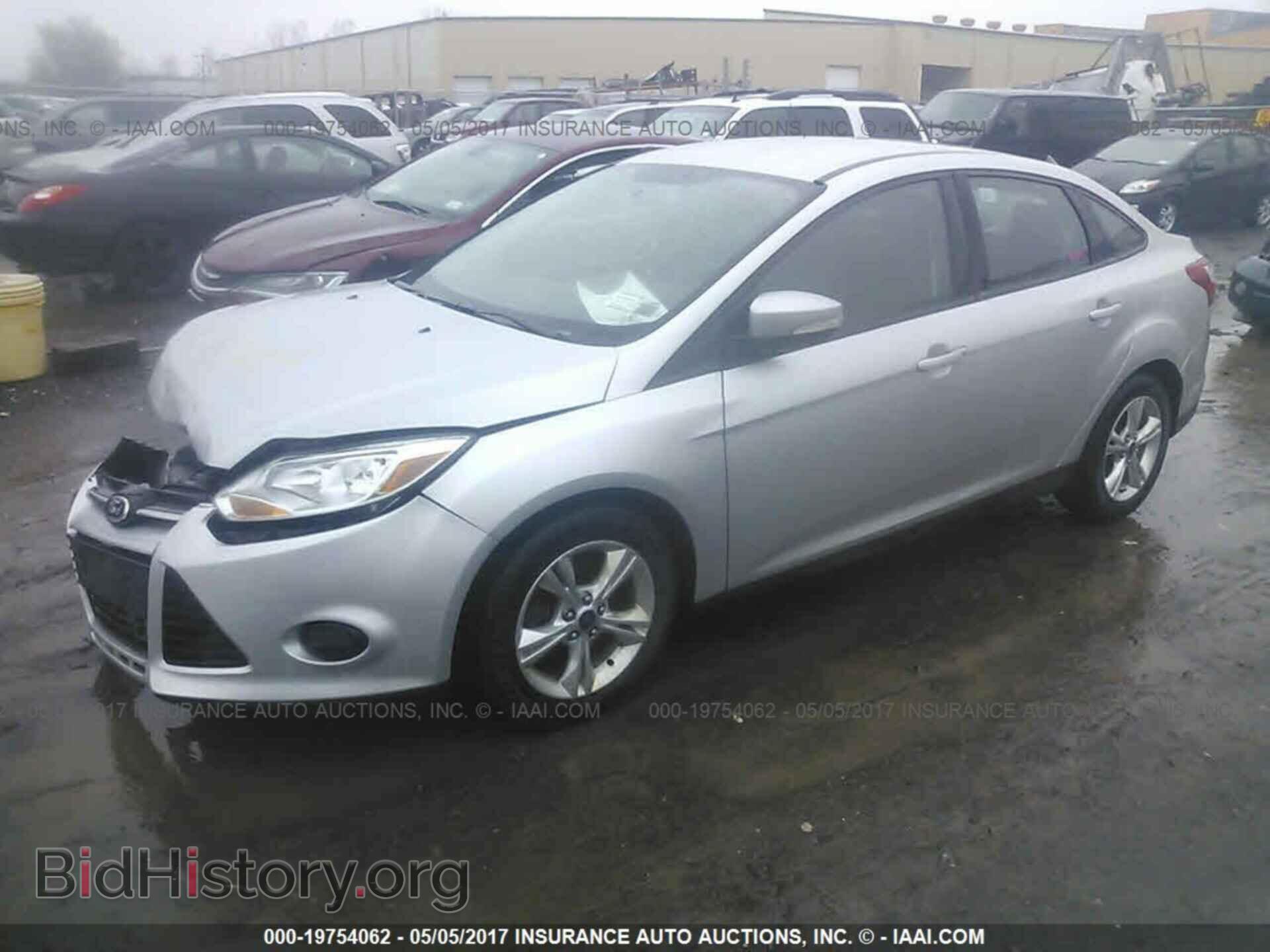 2013 Ford Focus - VIN: 1FADP3F26DL242230 - Photo 2