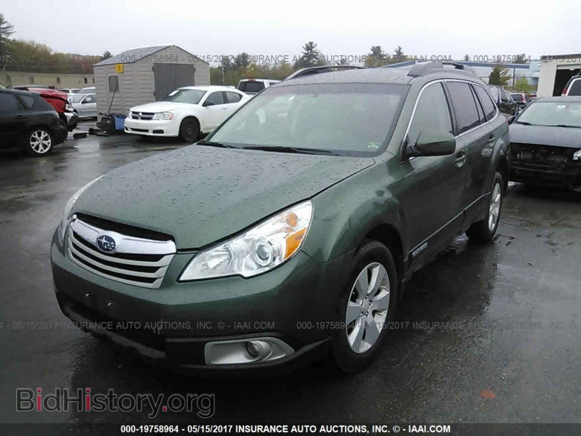 2011 Subaru Outback - VIN: 4S4BRBGC8B3397772 - Фото 2