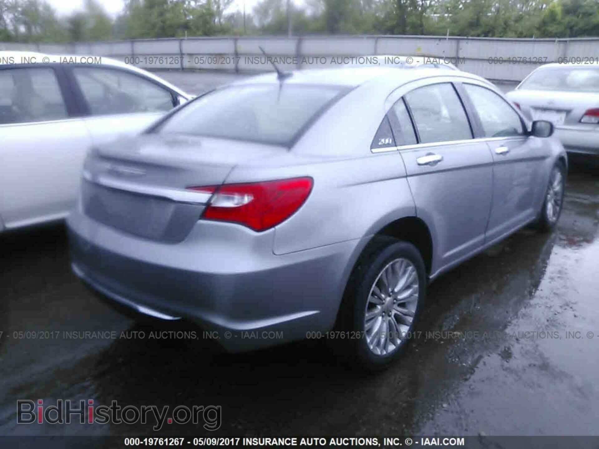 2013 Chrysler 200 - VIN: 1C3CCBCG9DN515553 - Фото 4