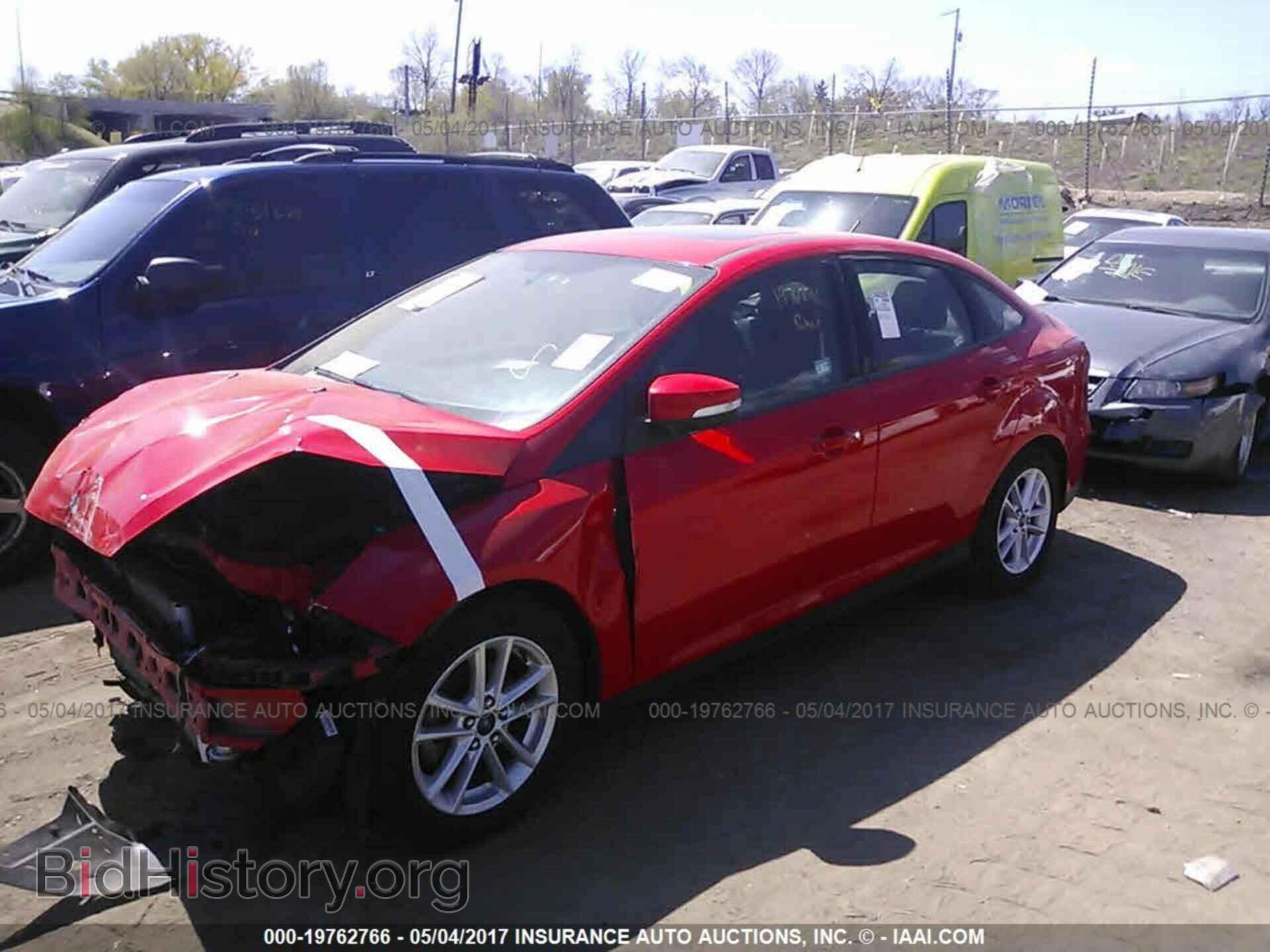 2016 Ford Focus - VIN: 1FADP3F28GL205331 - Photo 2
